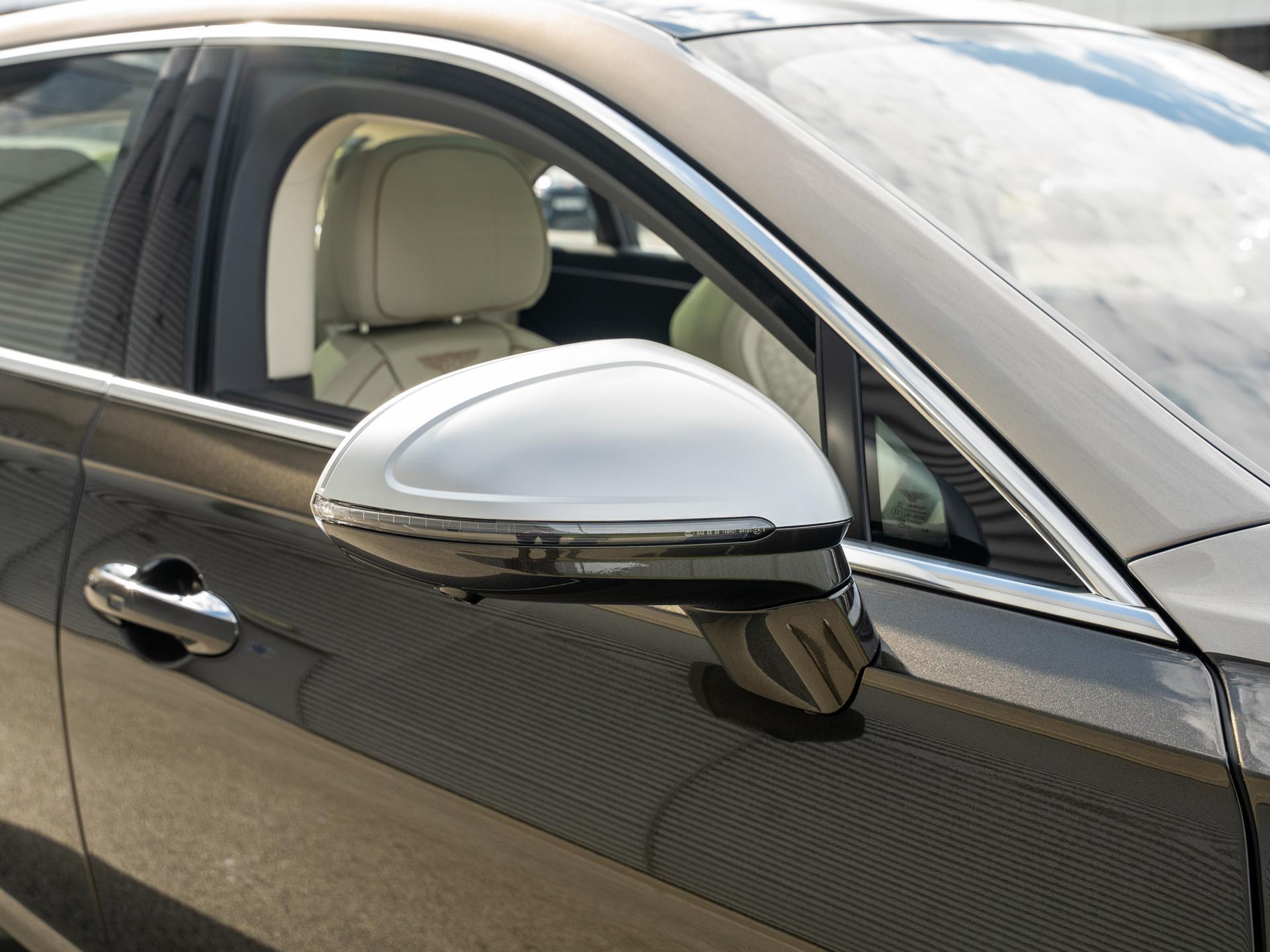 Bentley Flying Spur view 41