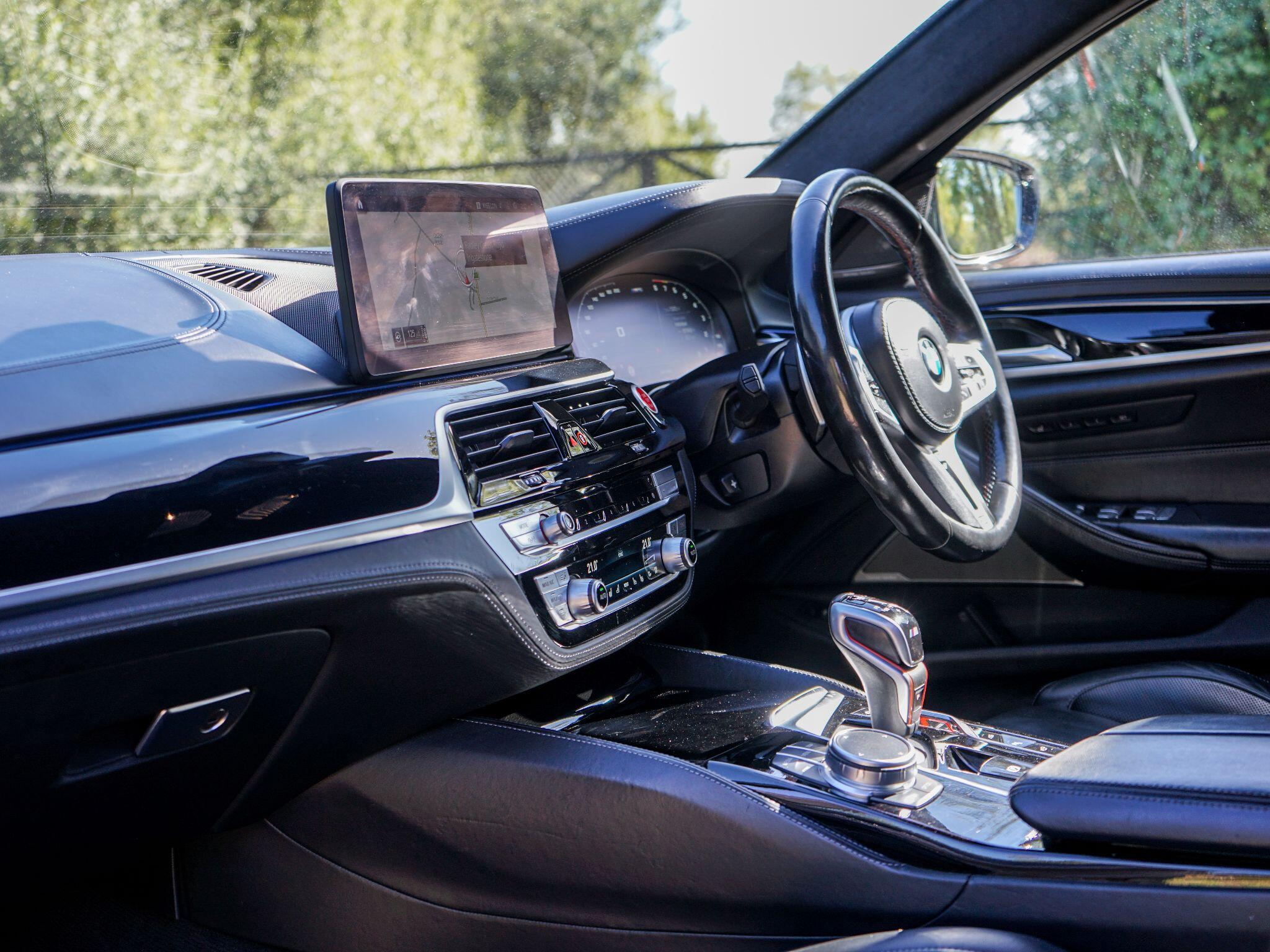 BMW M5 view 12