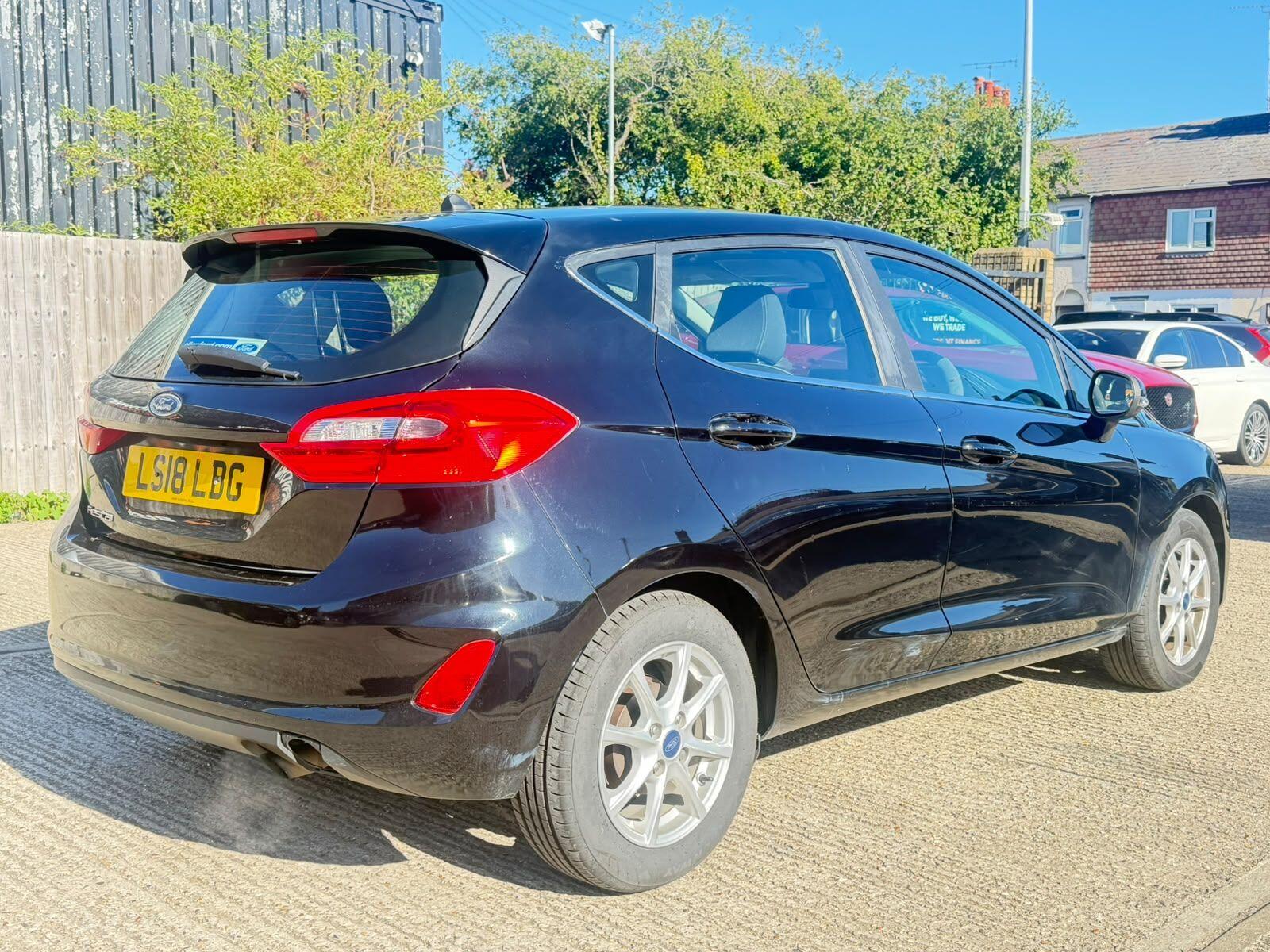 Ford Fiesta view 3