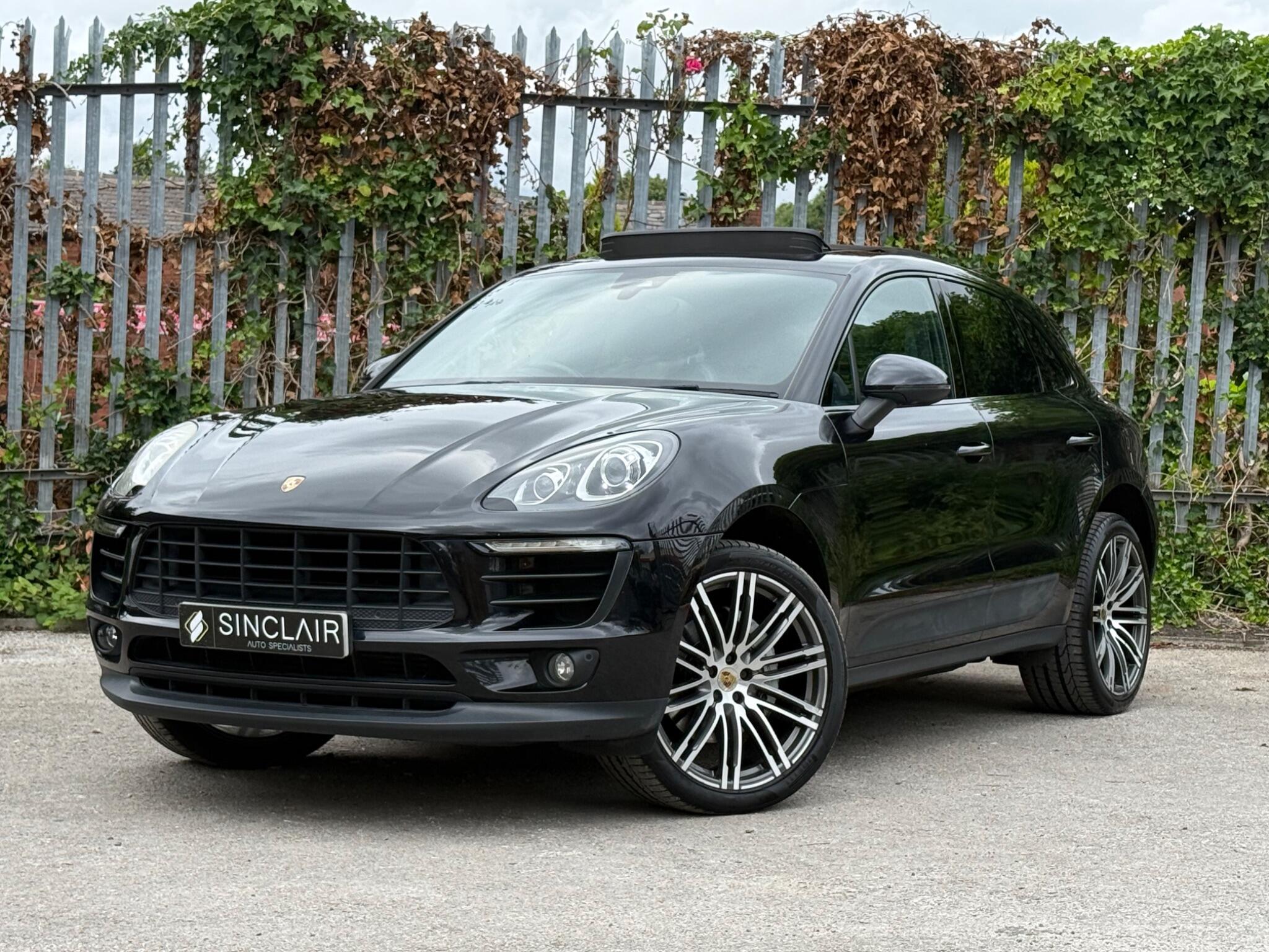 Porsche Macan view 3