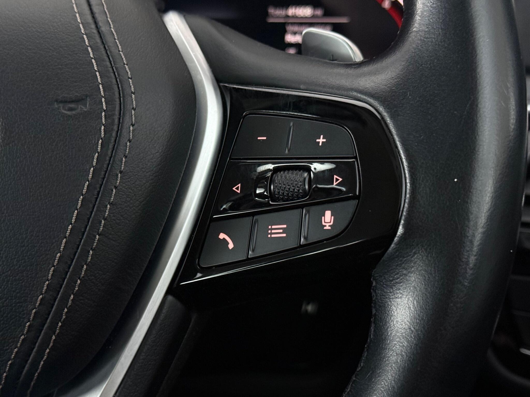 BMW 5 Series view 17