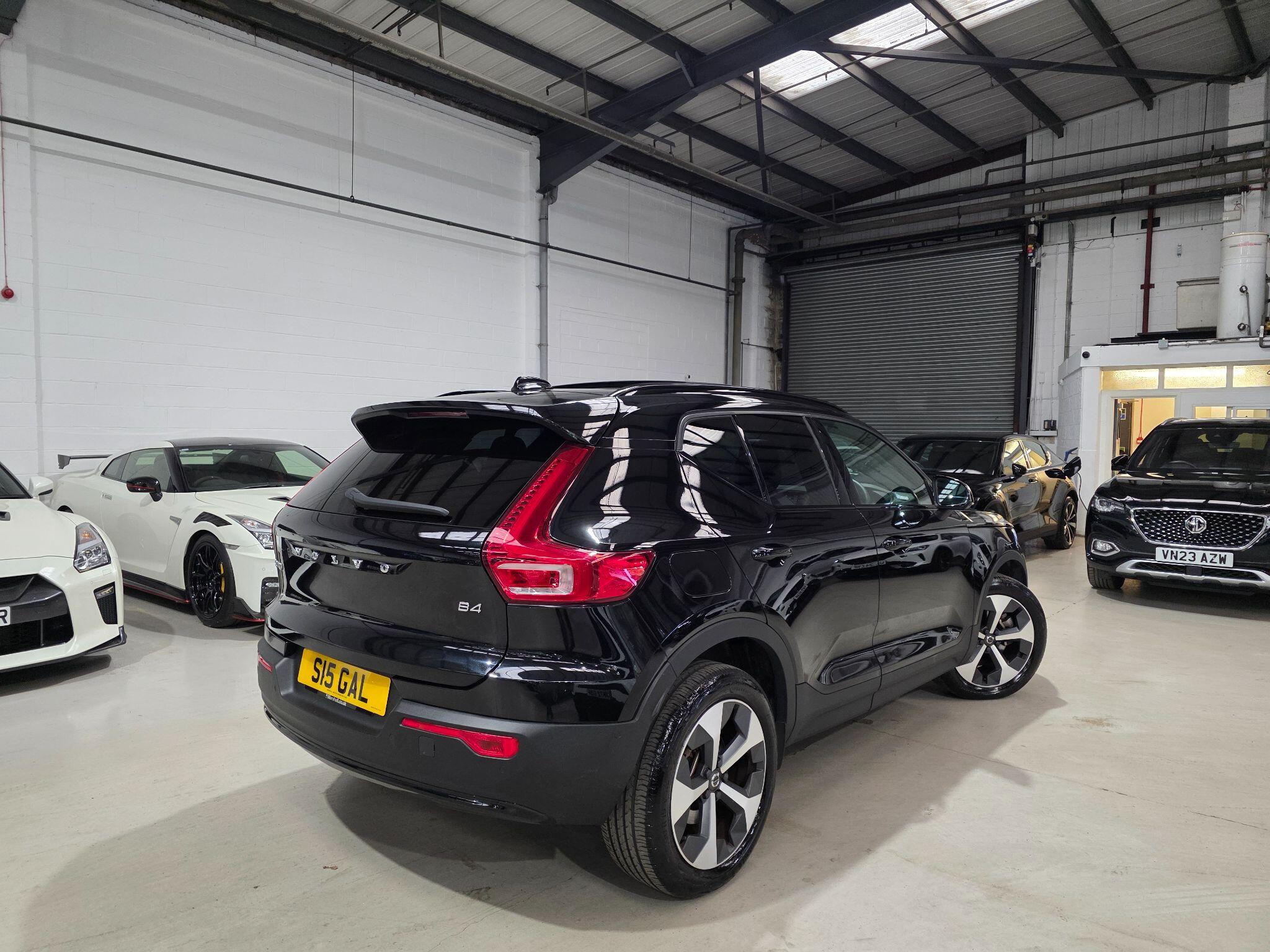 Volvo XC40 view 34
