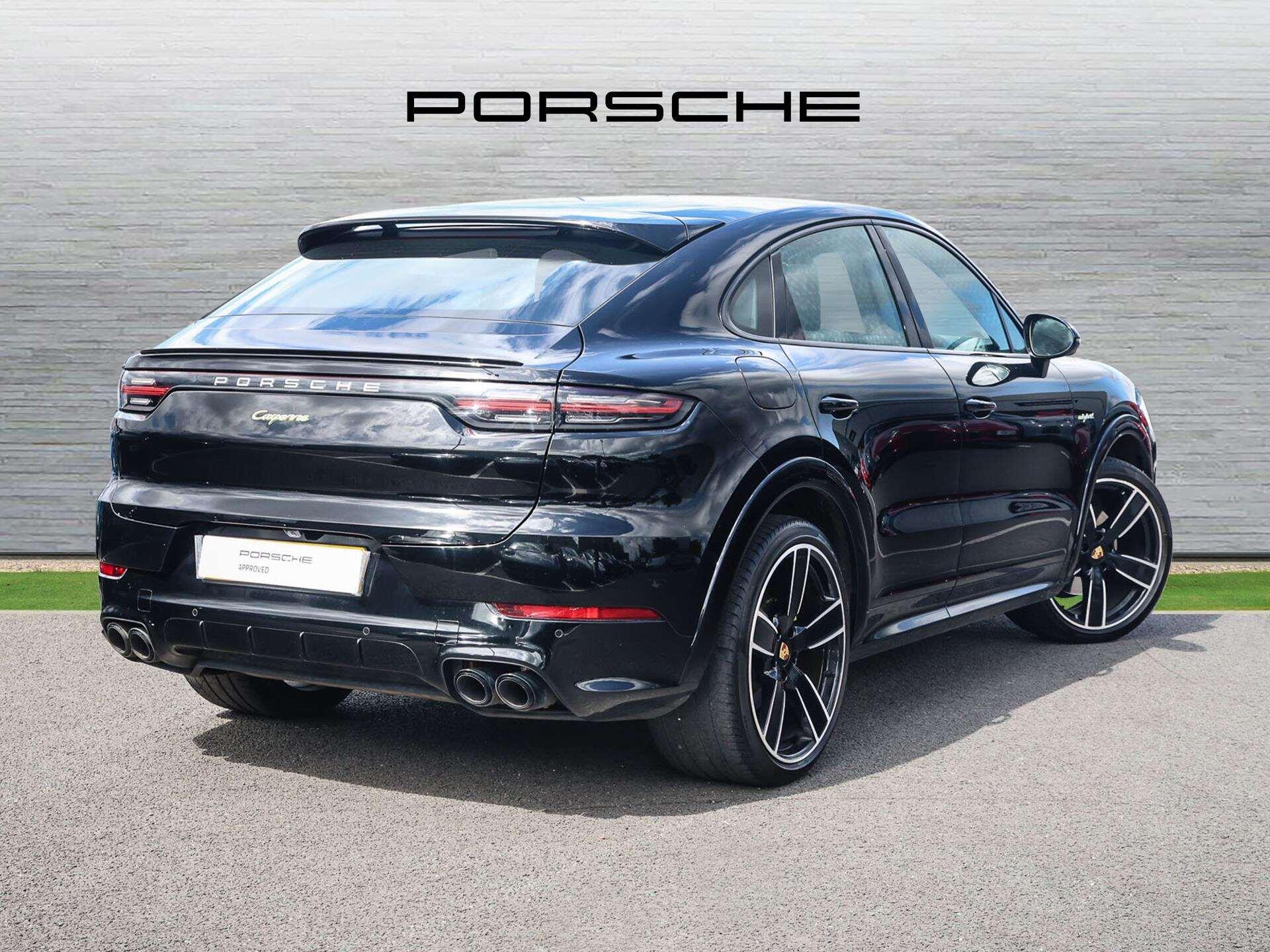 Porsche Cayenne view 3