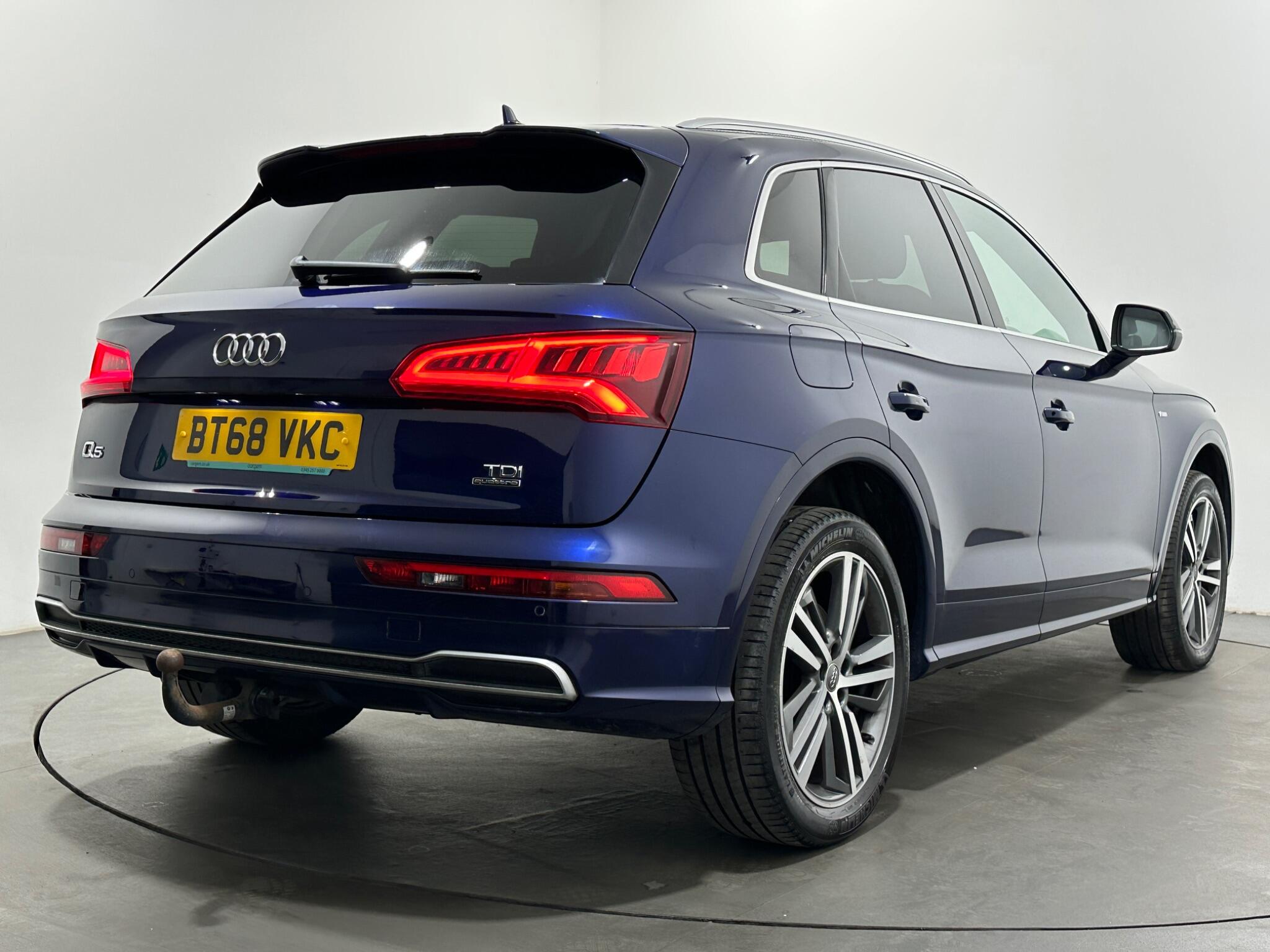 Audi Q5 view 48