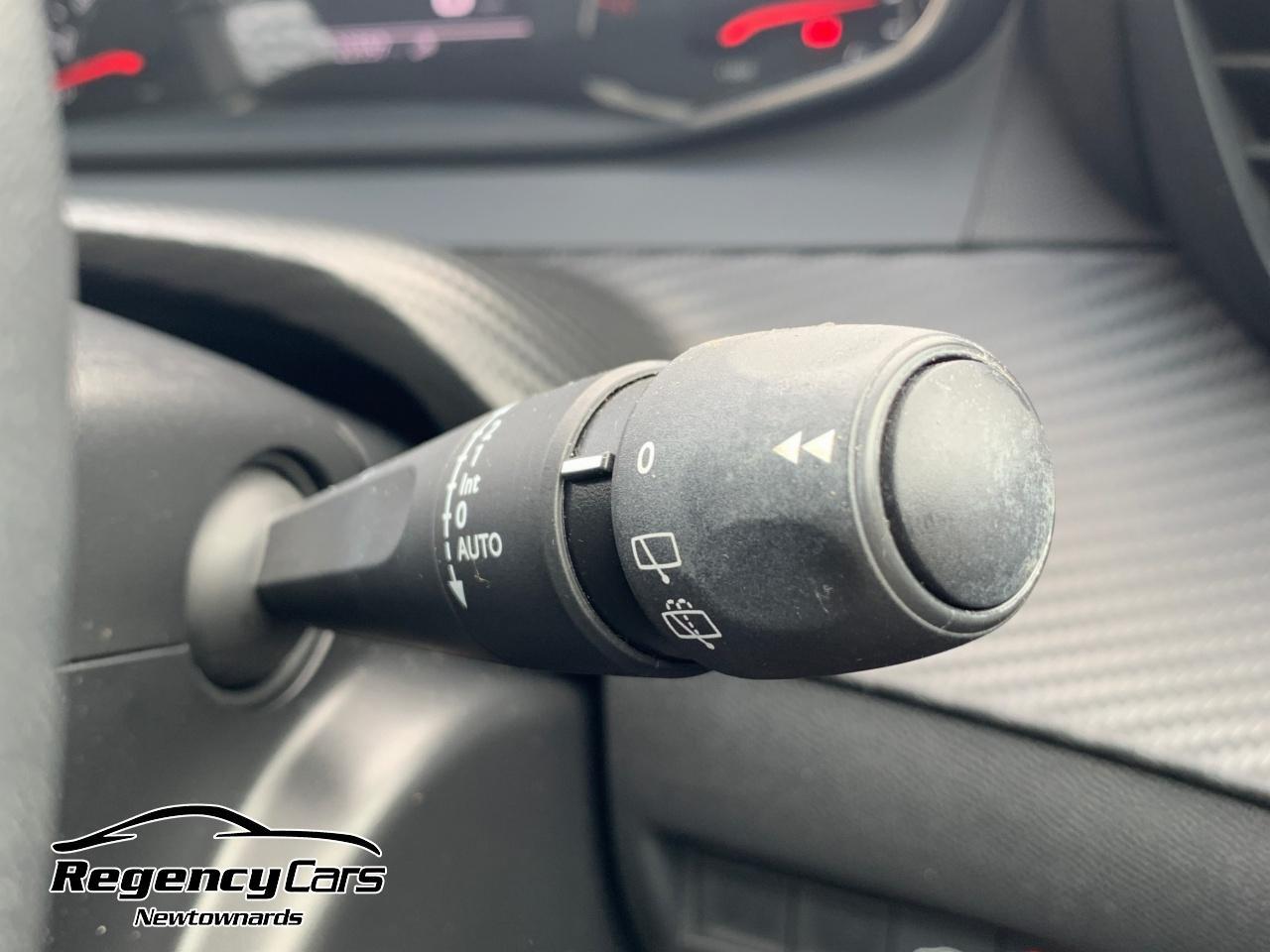 Peugeot 208 view 19