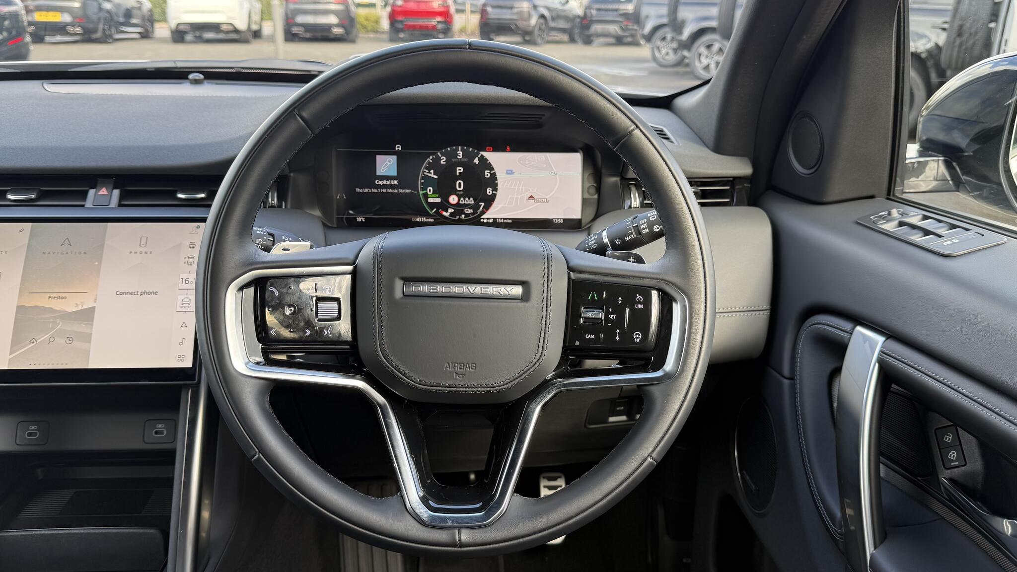 Land Rover Discovery Sport view 15