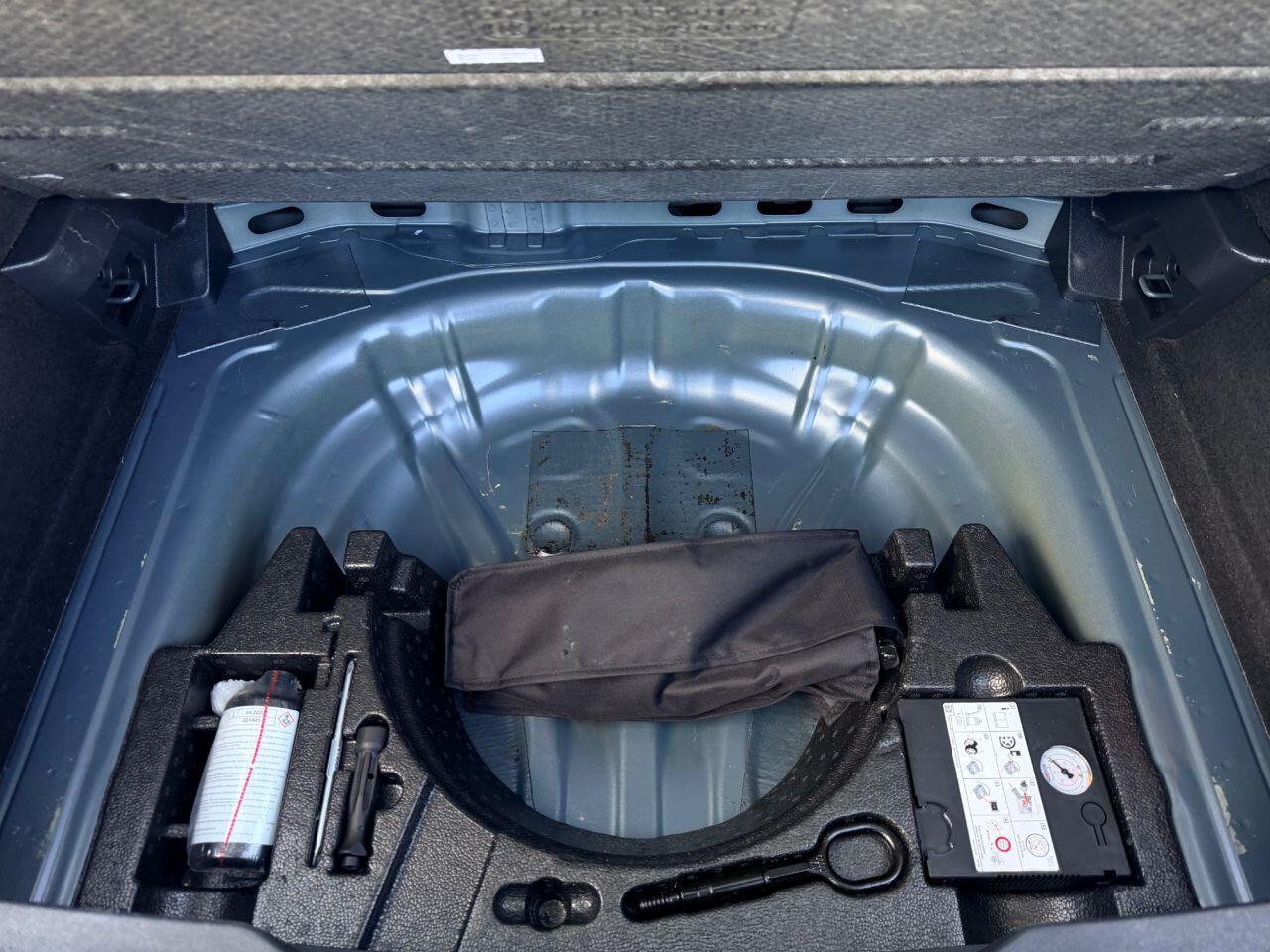 Volkswagen T-Roc view 25