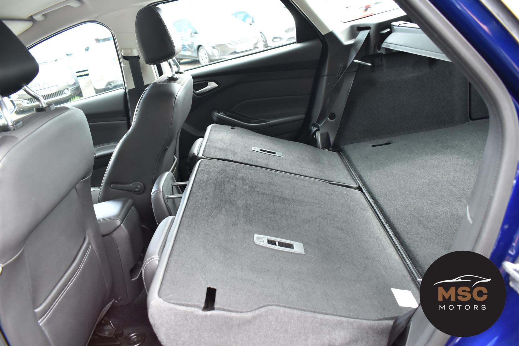 Ford Focus view 32