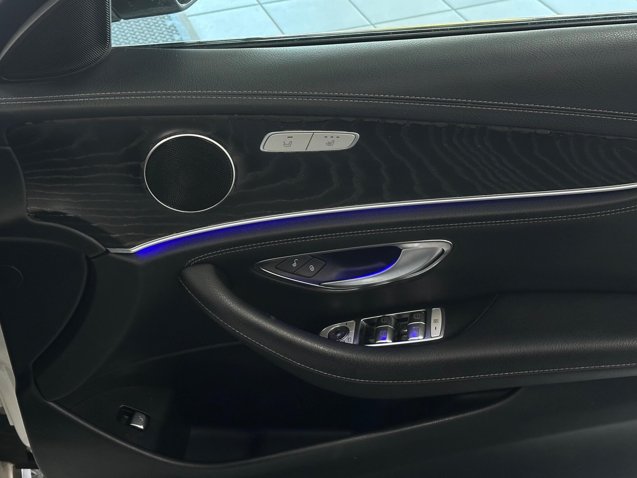 Mercedes-Benz E Class view 19