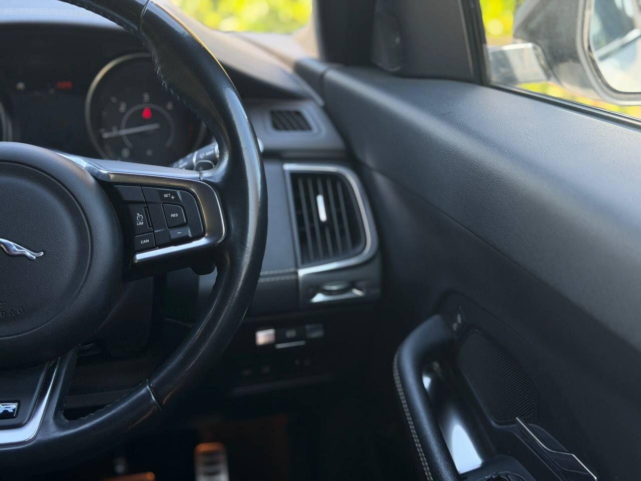 Jaguar E-Pace view 27