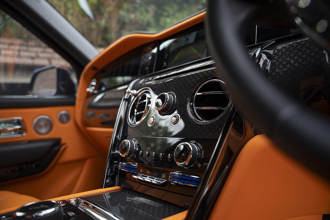 Rolls-Royce Cullinan view 13