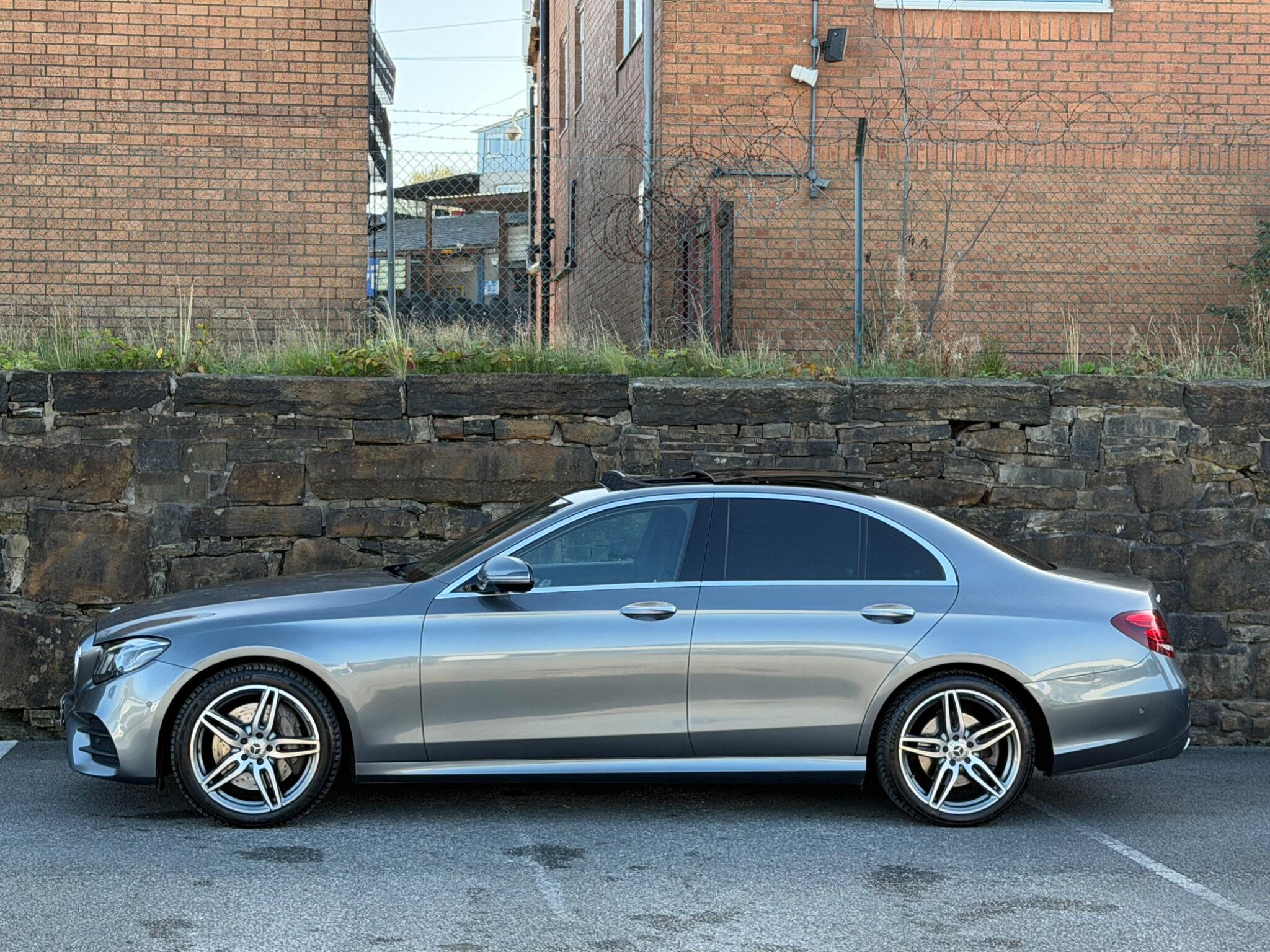 Mercedes-Benz E-Class view 4