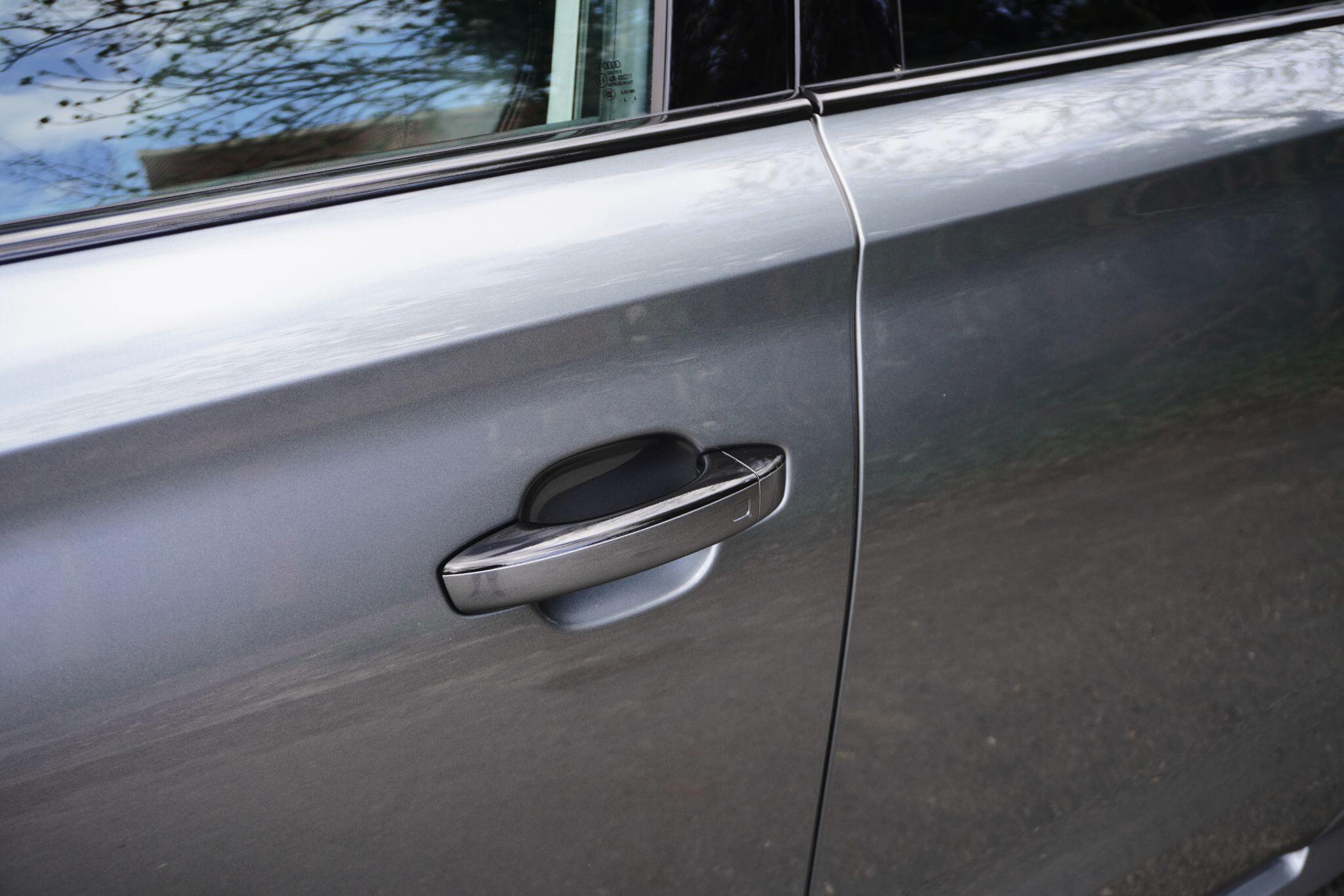 Audi S8 view 80