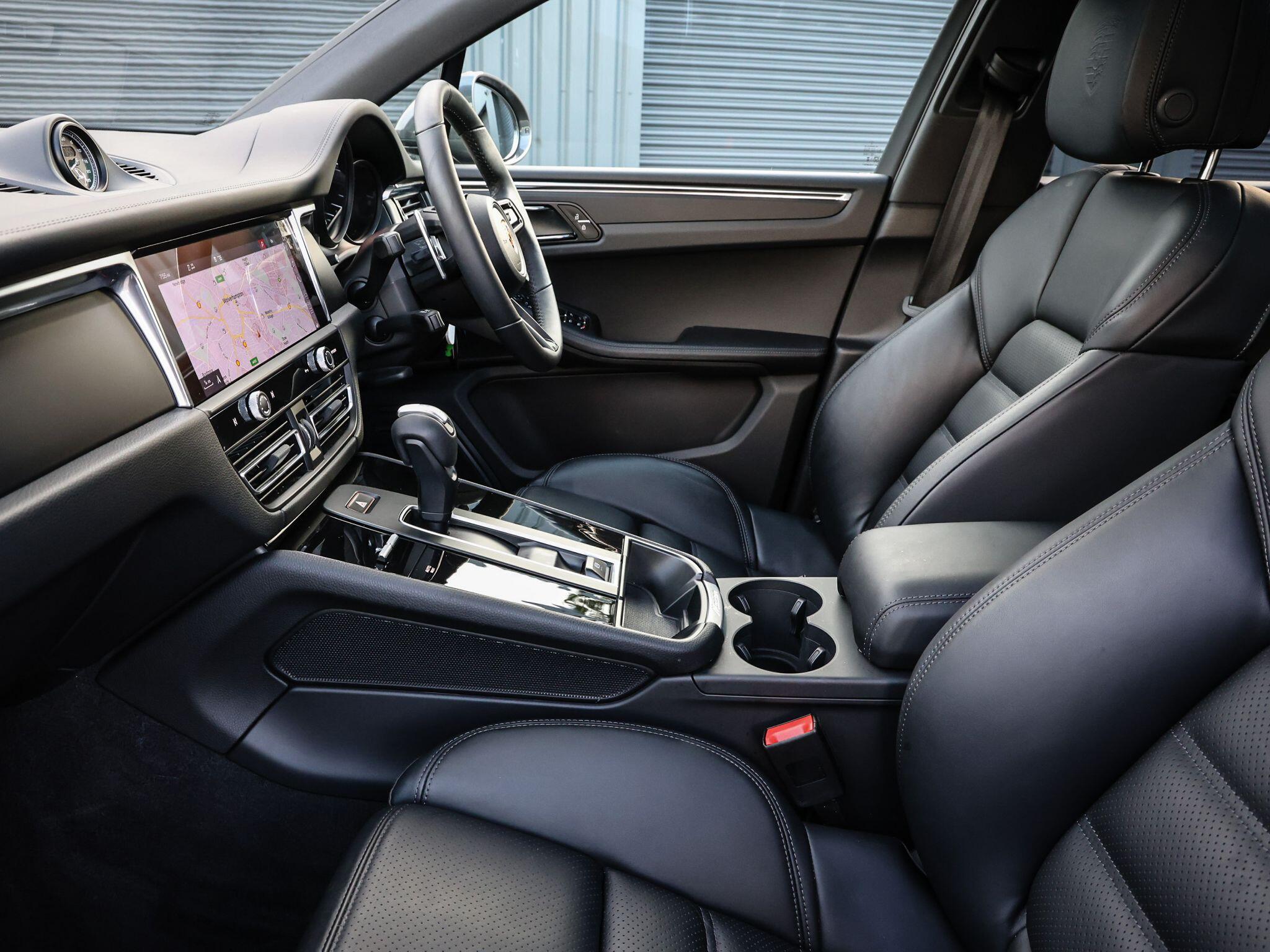 Porsche Macan view 88
