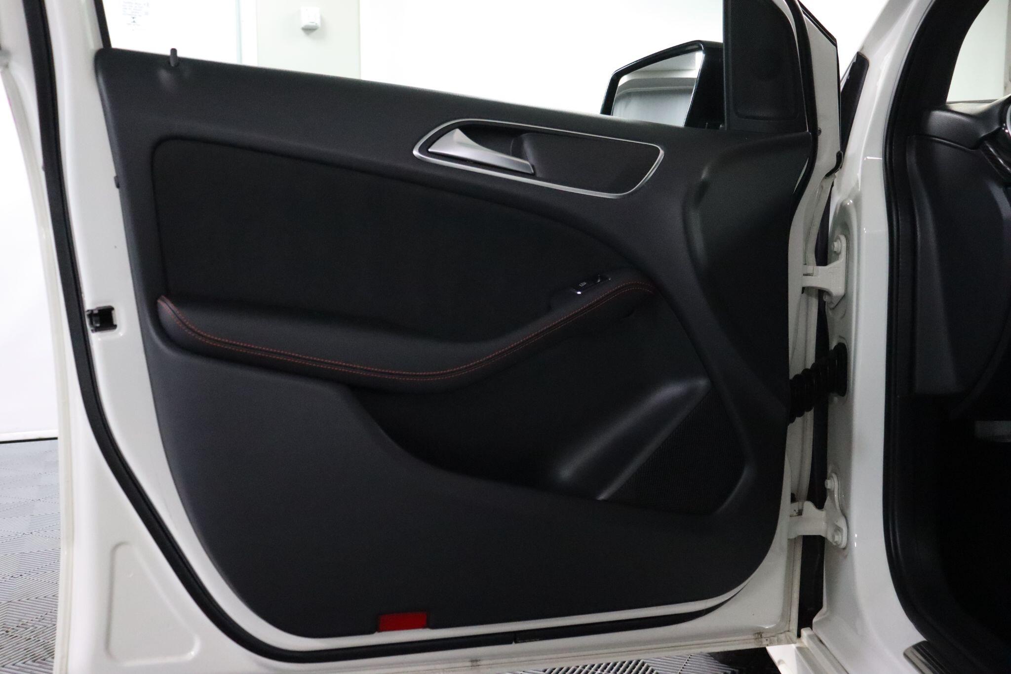 Mercedes-Benz B Class view 44