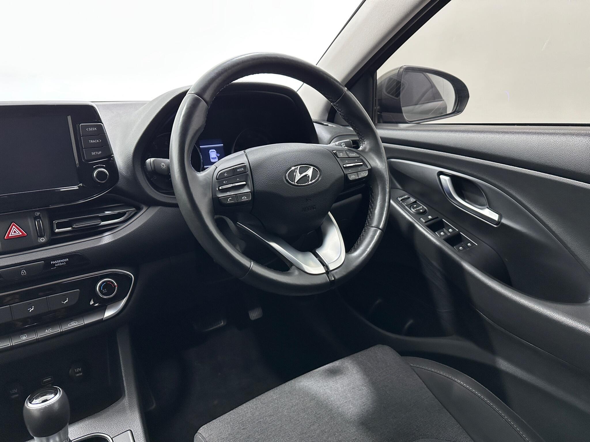 Hyundai i30 view 12