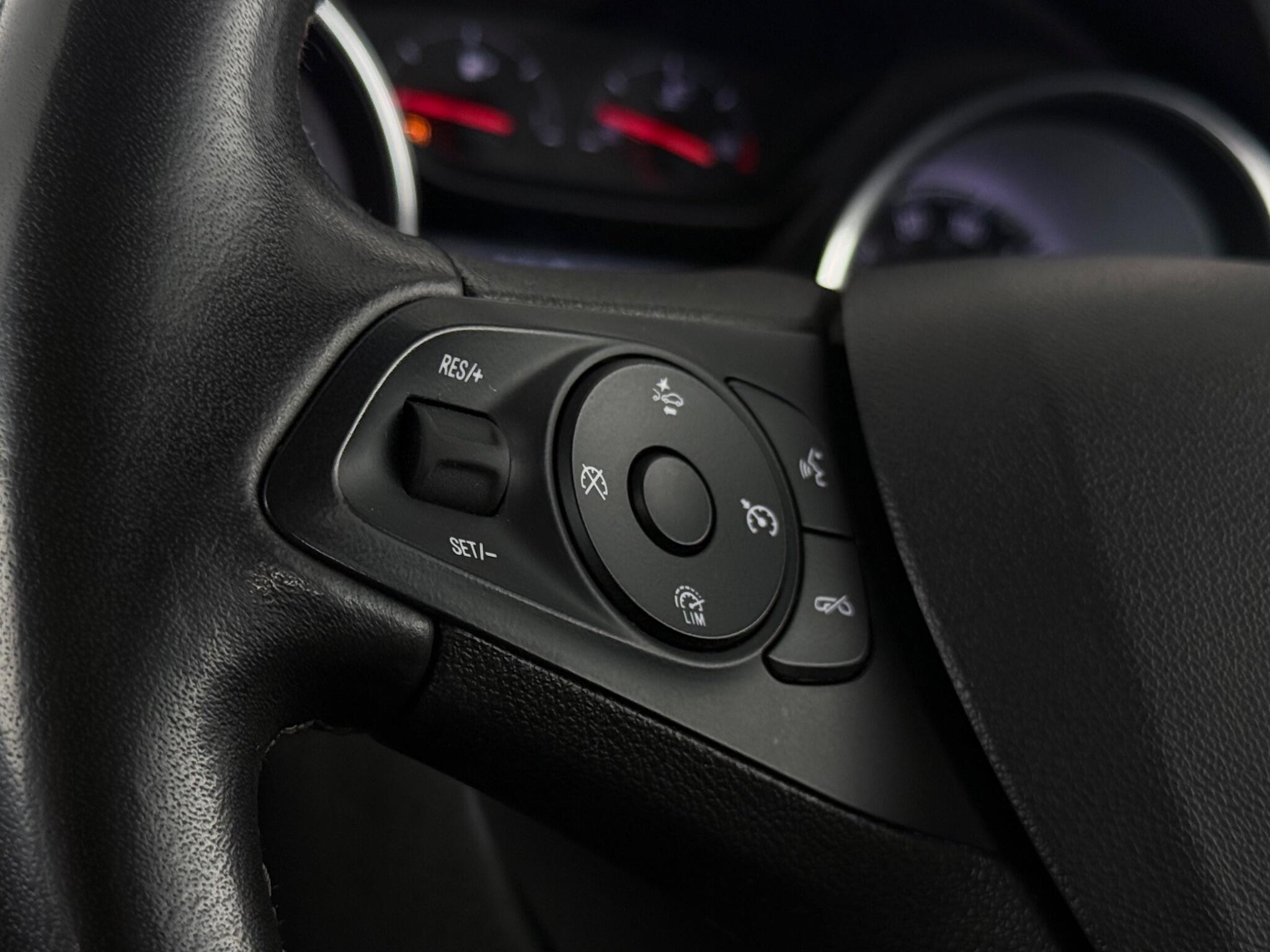 Vauxhall Astra view 15