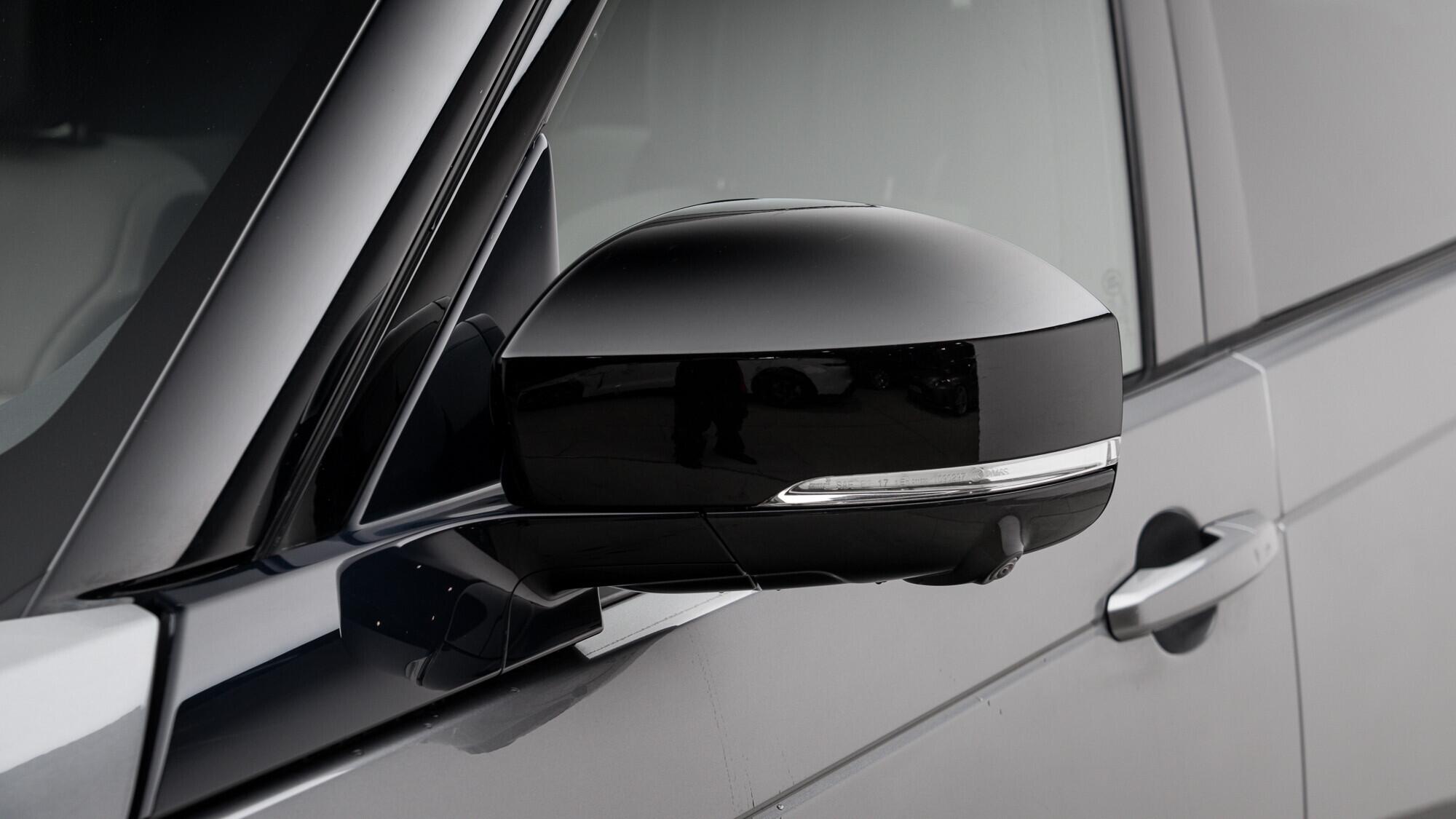 Land Rover Discovery 3 view 12