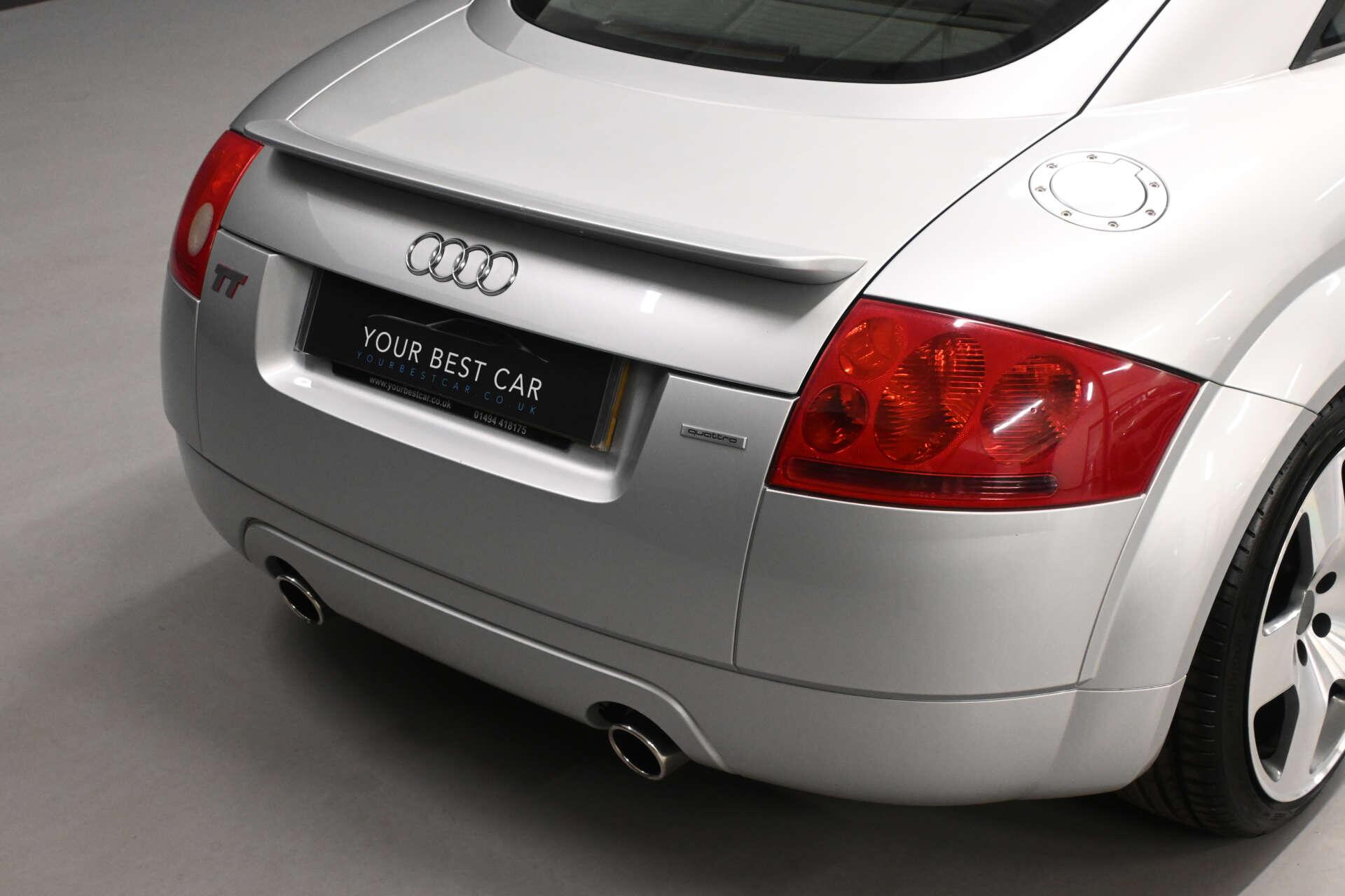 Audi TT view 30