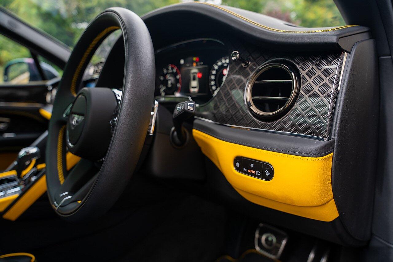 Bentley Bentayga view 58