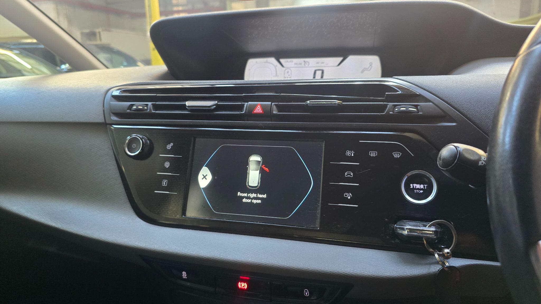 Citroen C4 Picasso view 9