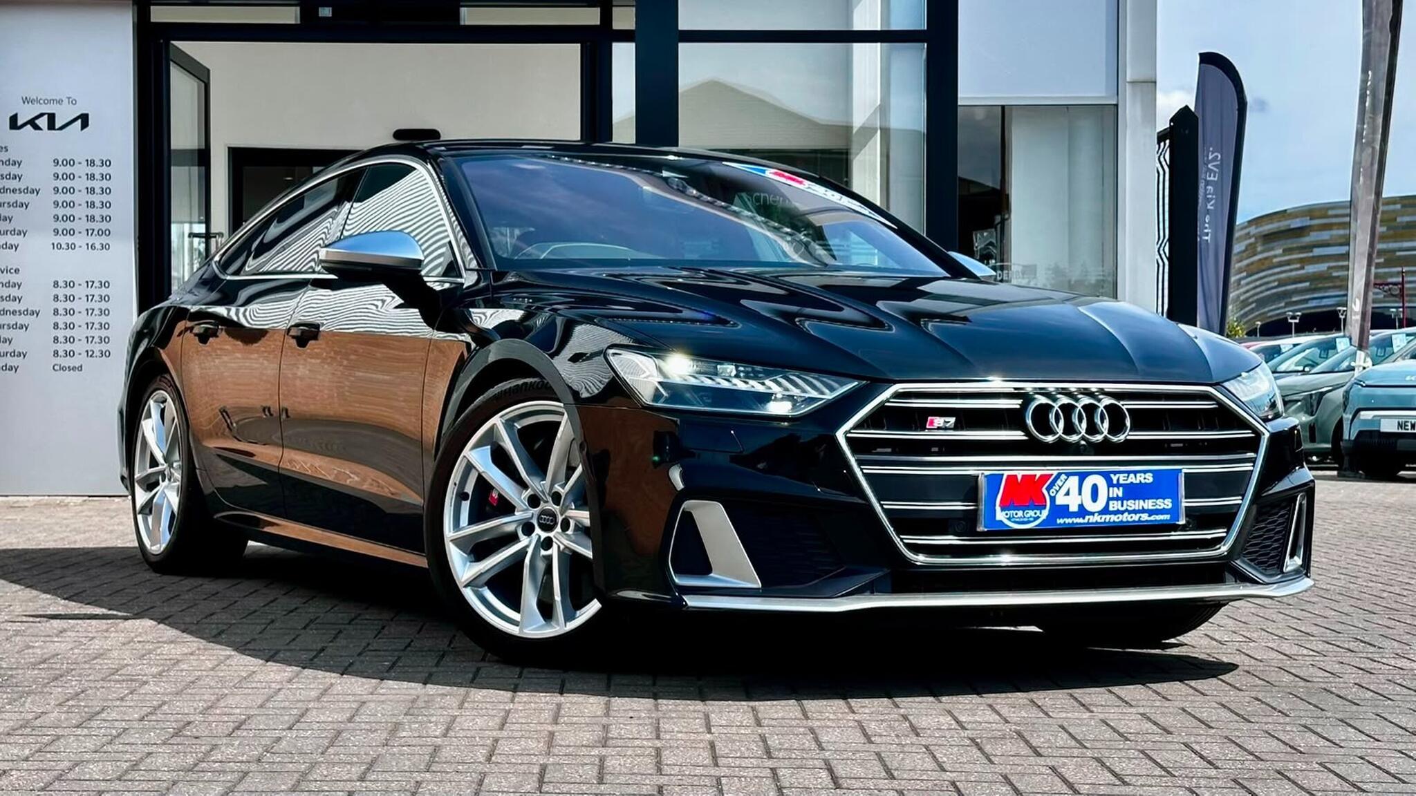 Audi Audi S7 view 2
