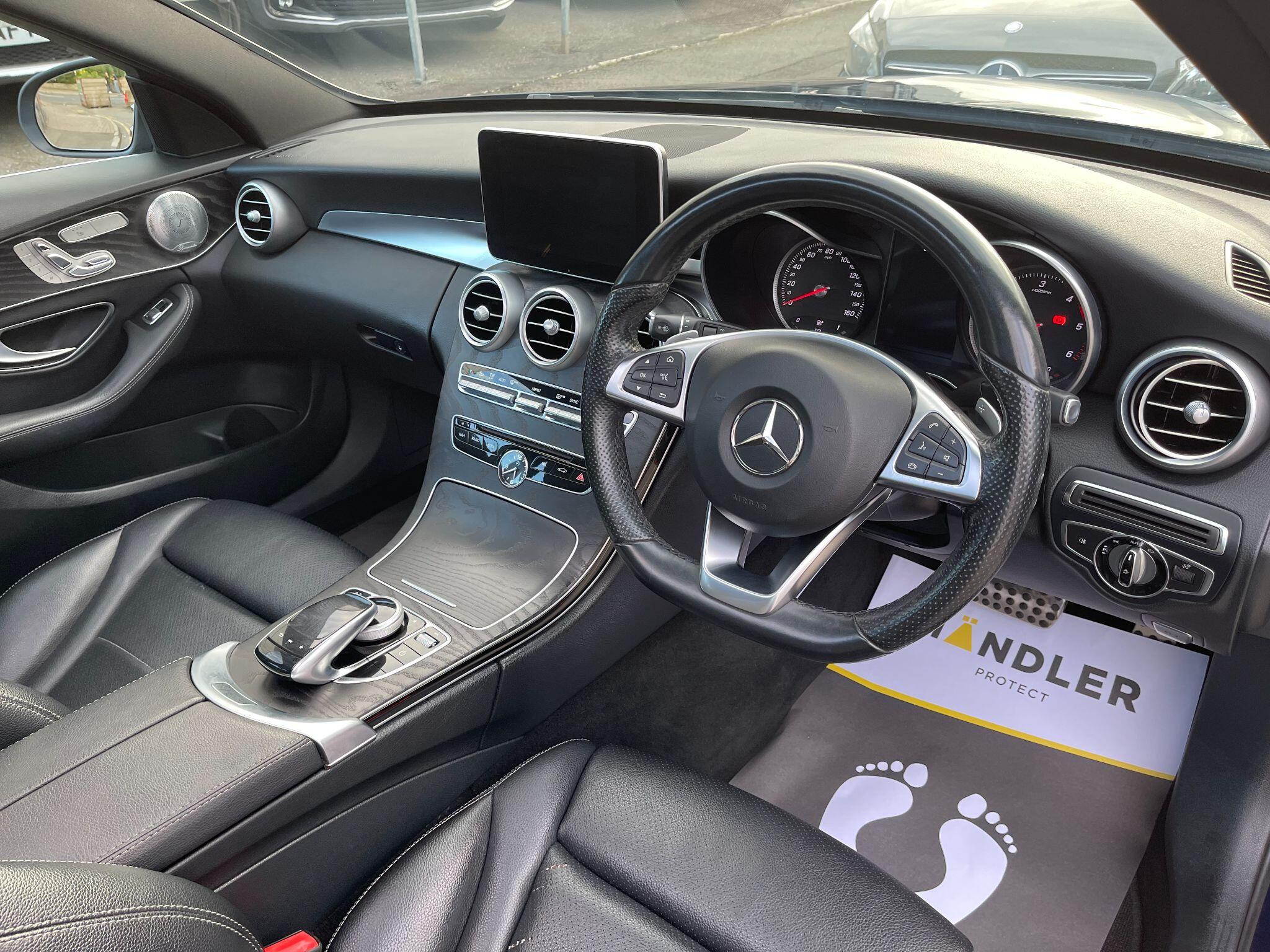 Mercedes-Benz C-Class view 31