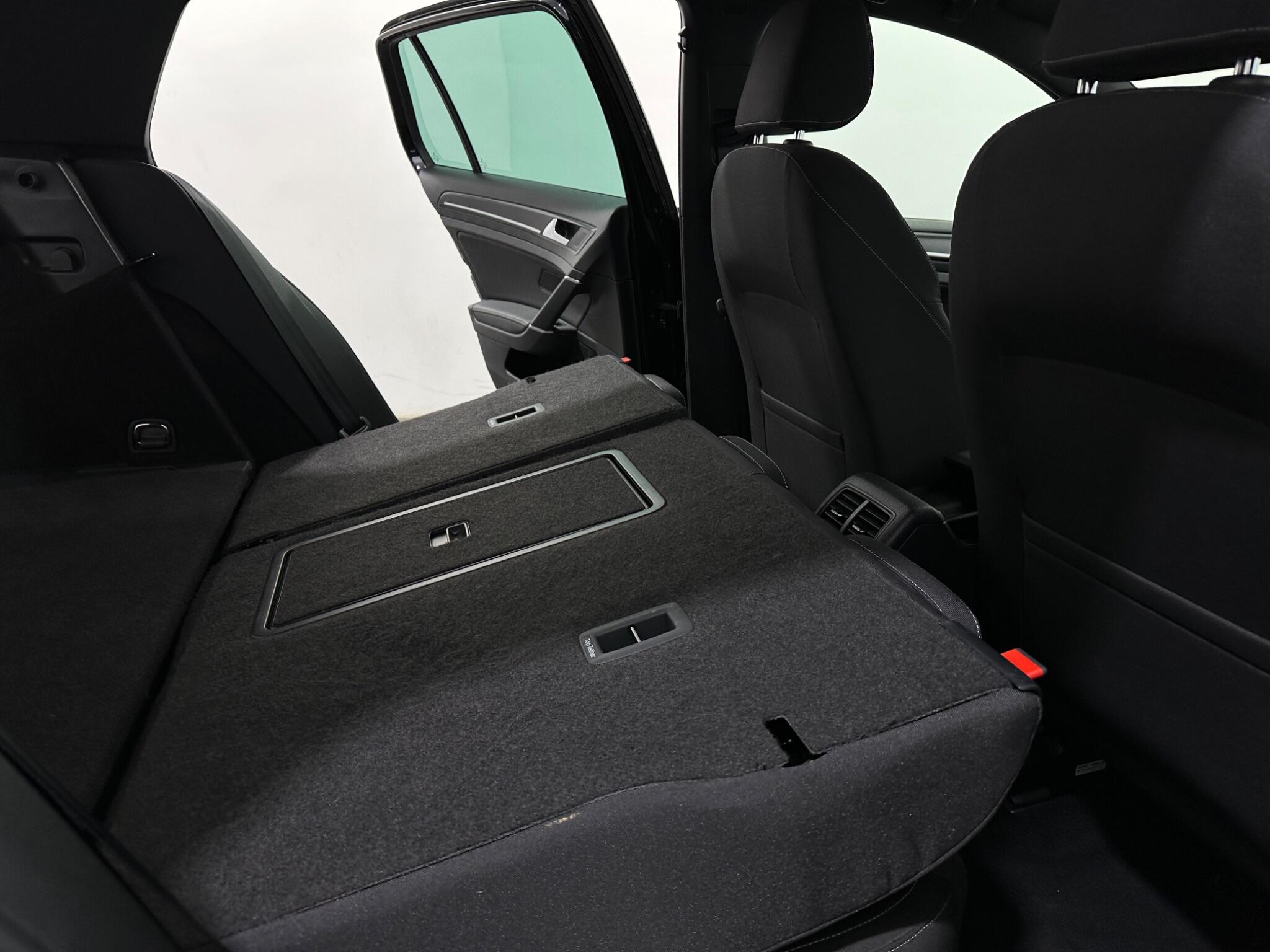 Volkswagen Golf view 47