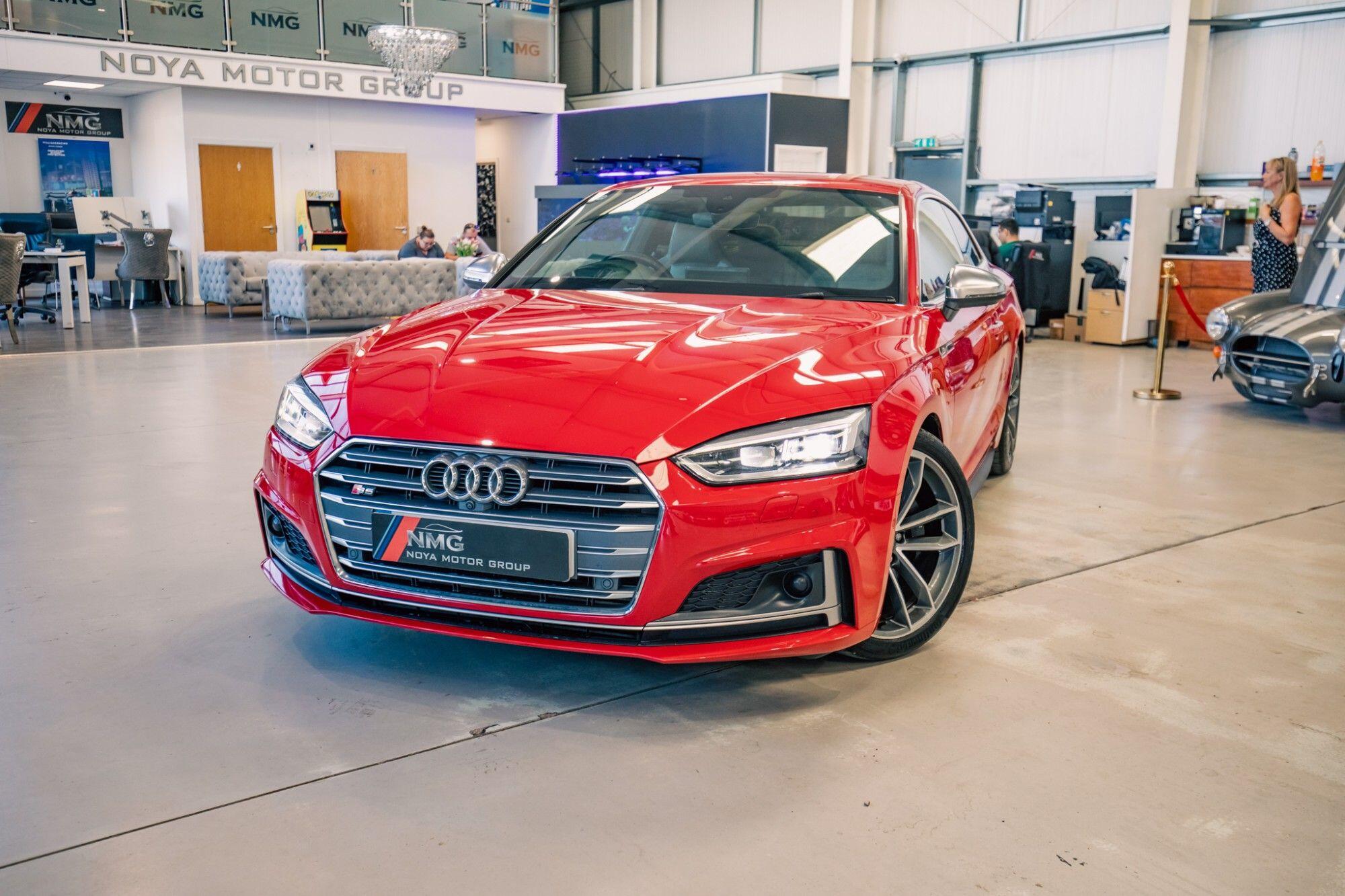 Audi S5 view 4