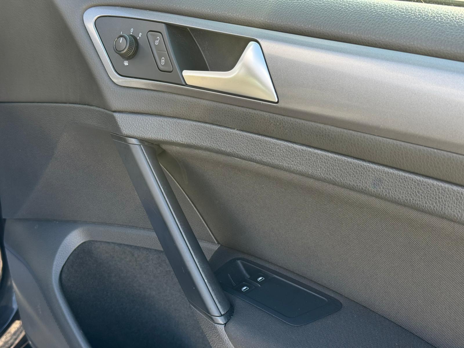 2014 Volkswagen Golf image 10