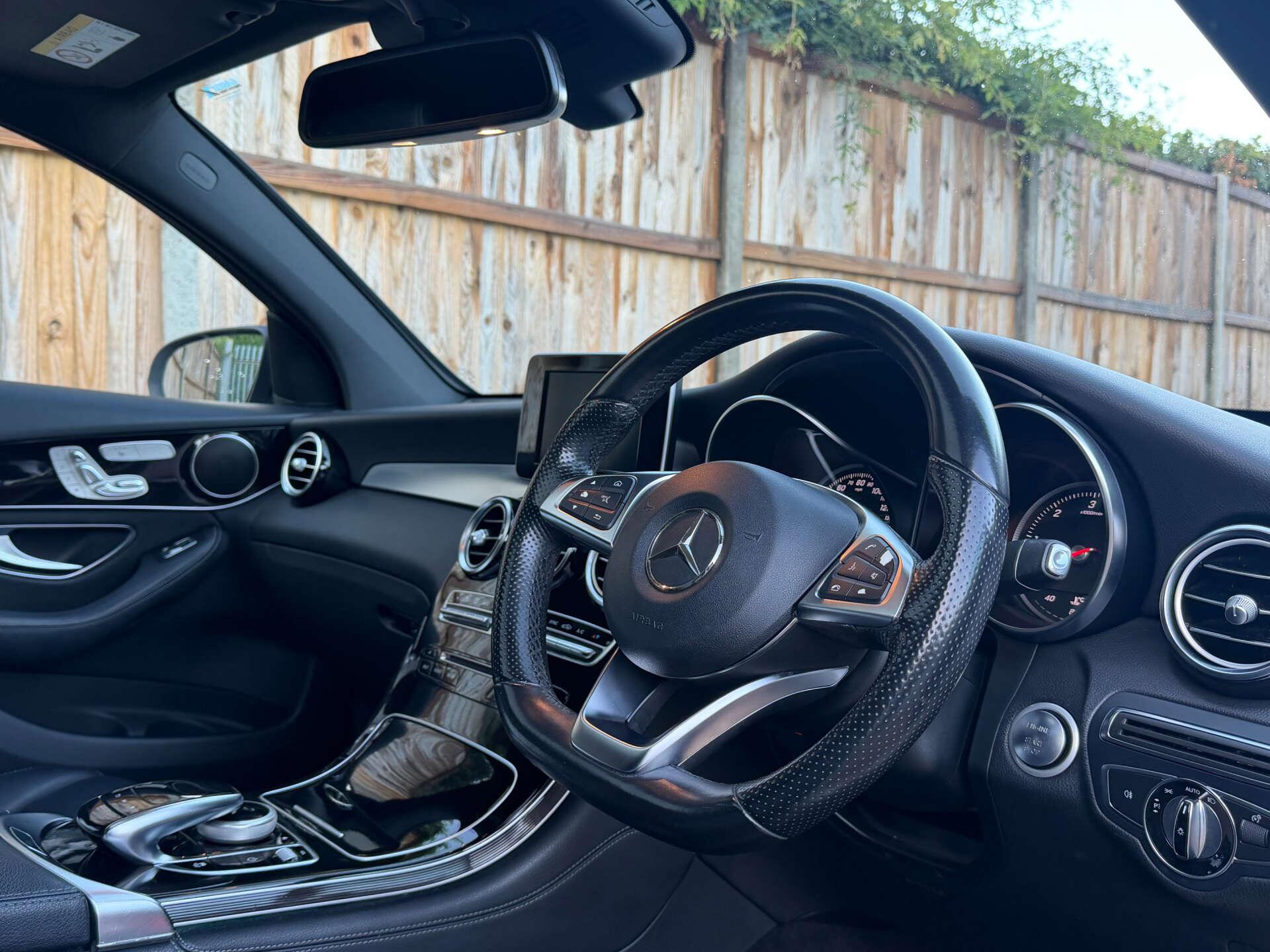 Mercedes-Benz GLC view 23