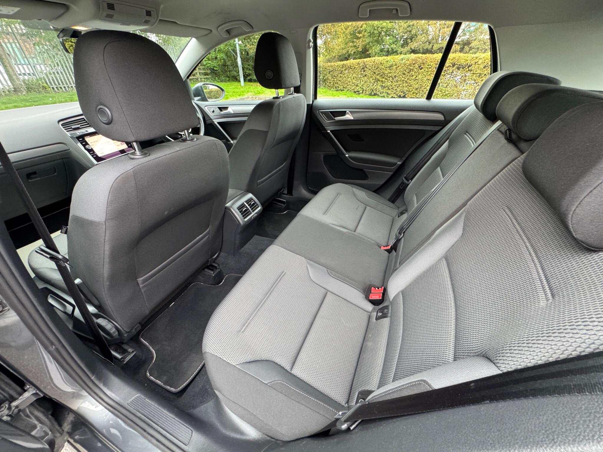Volkswagen Golf view 49