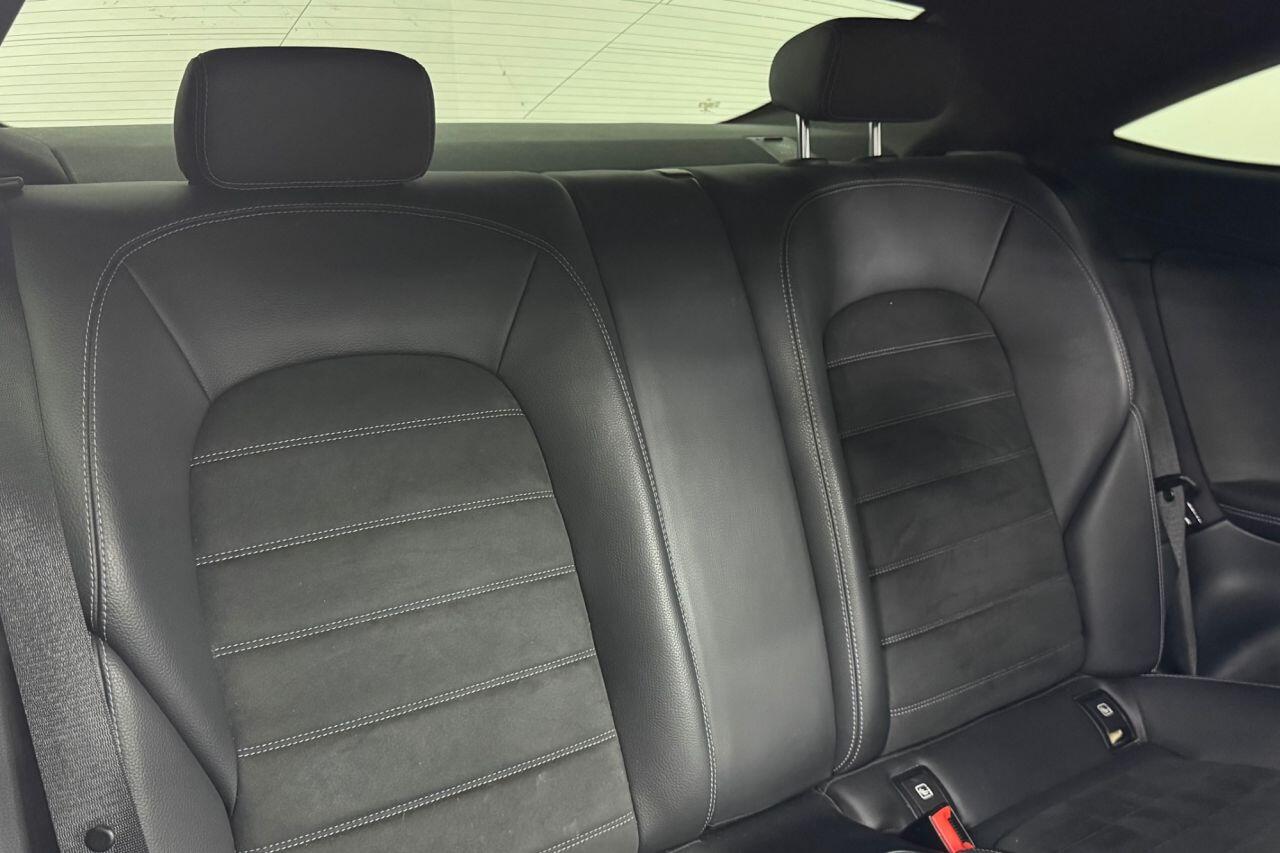 Mercedes-Benz C-Class view 30