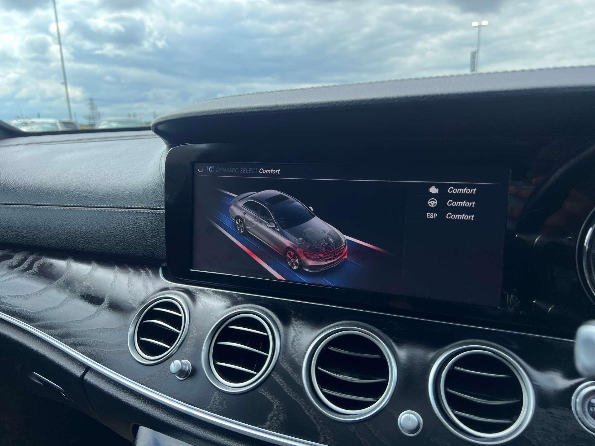 Mercedes-Benz E-Class view 30