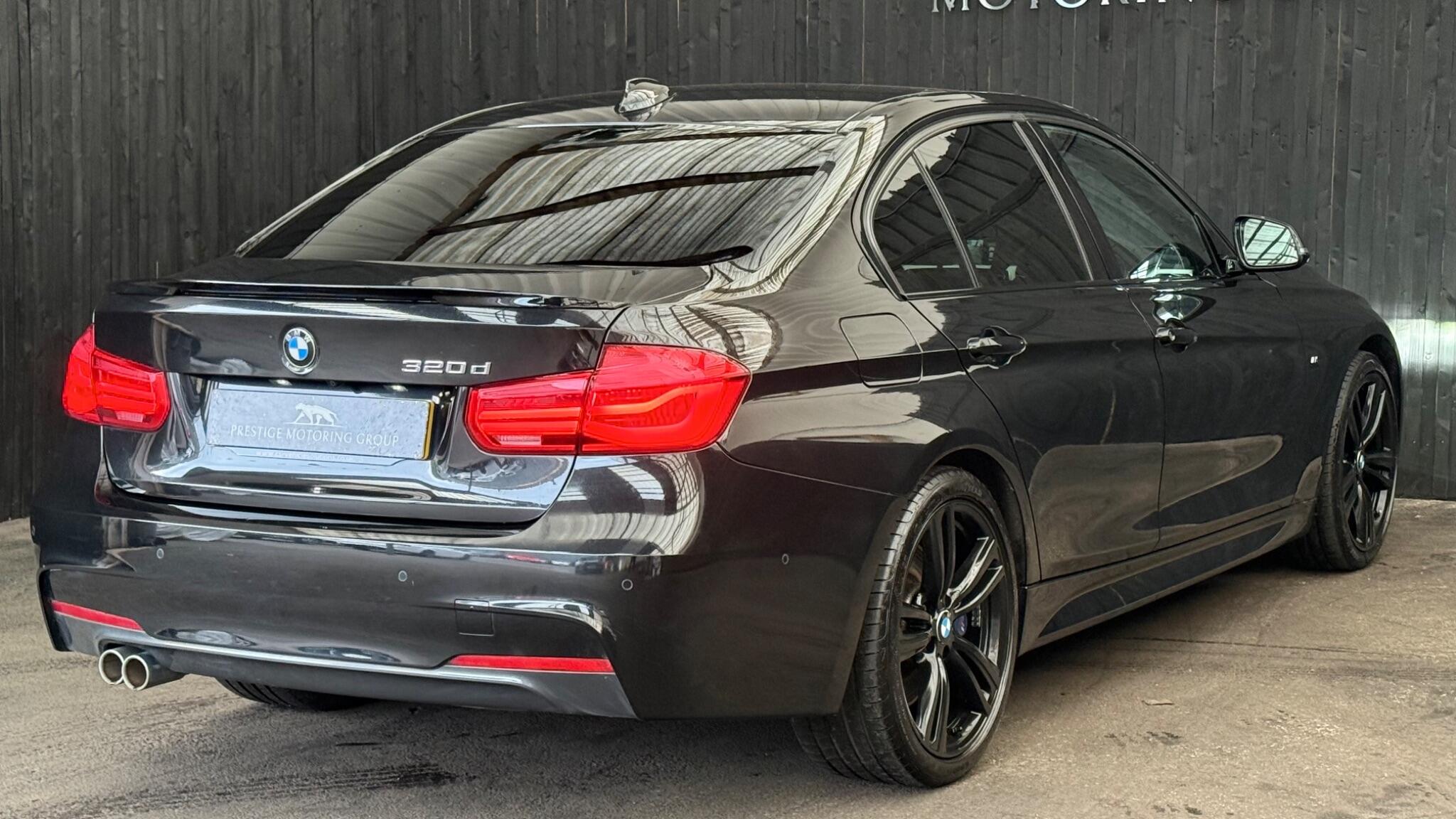 BMW 3 Series view 16