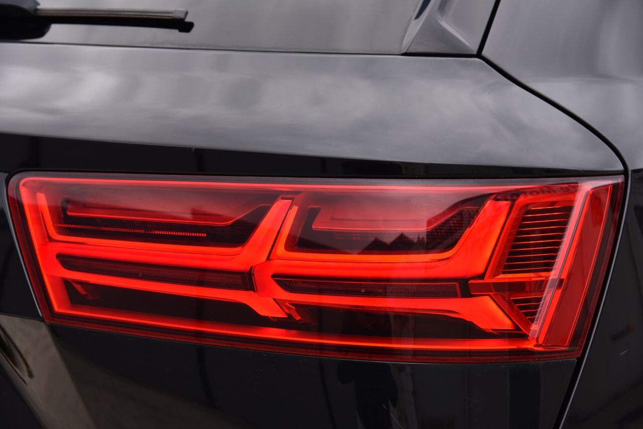 Audi Q7 view 16