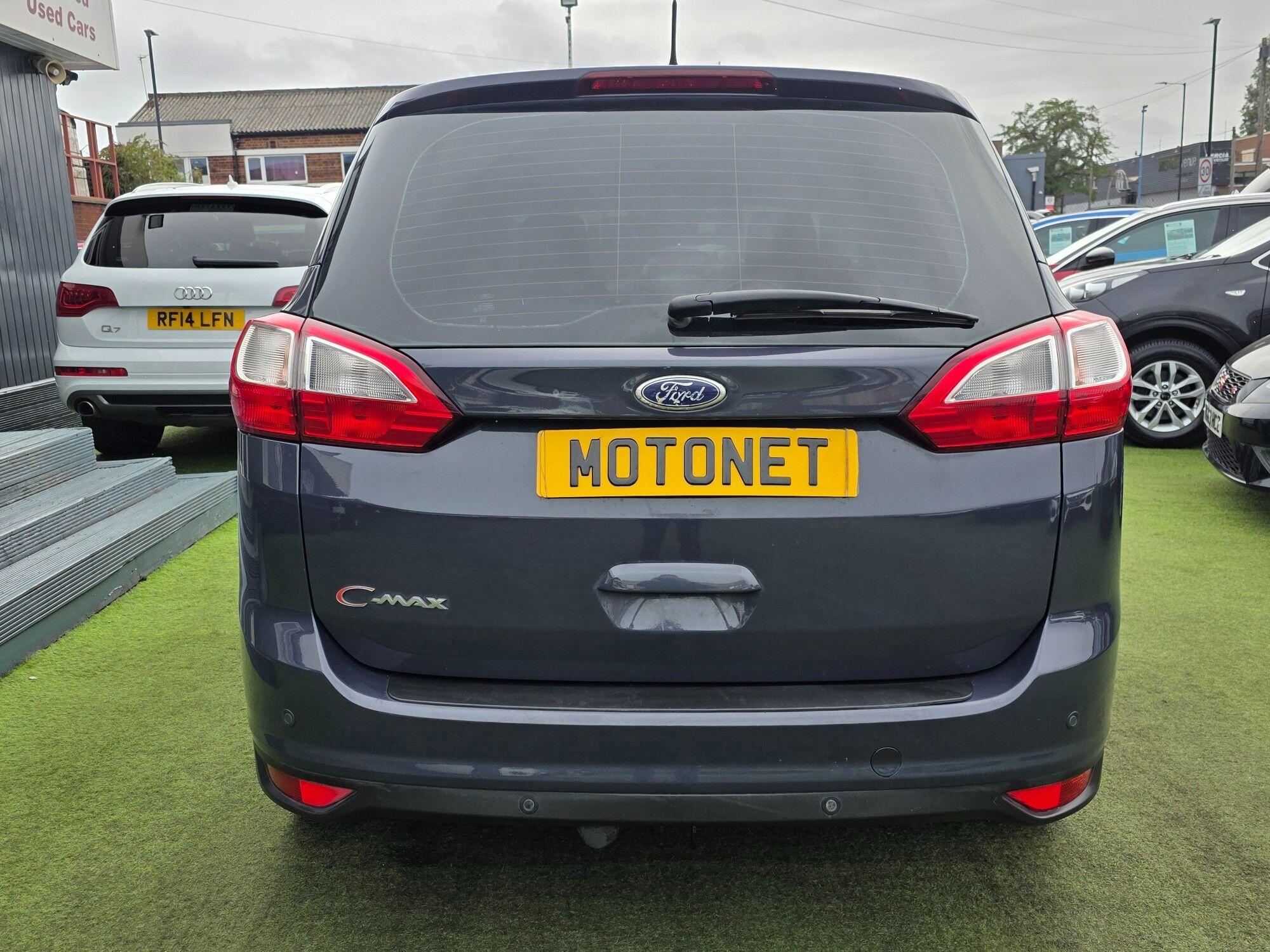 Ford Grand C-Max view 5