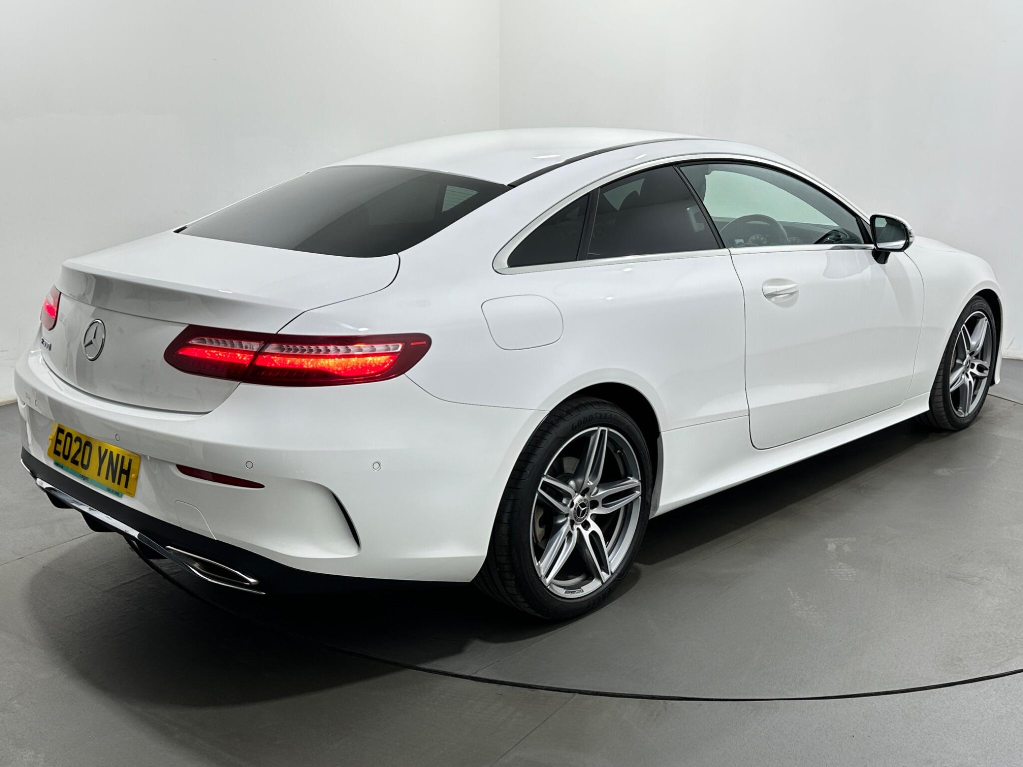 Mercedes-Benz E-Class view 49