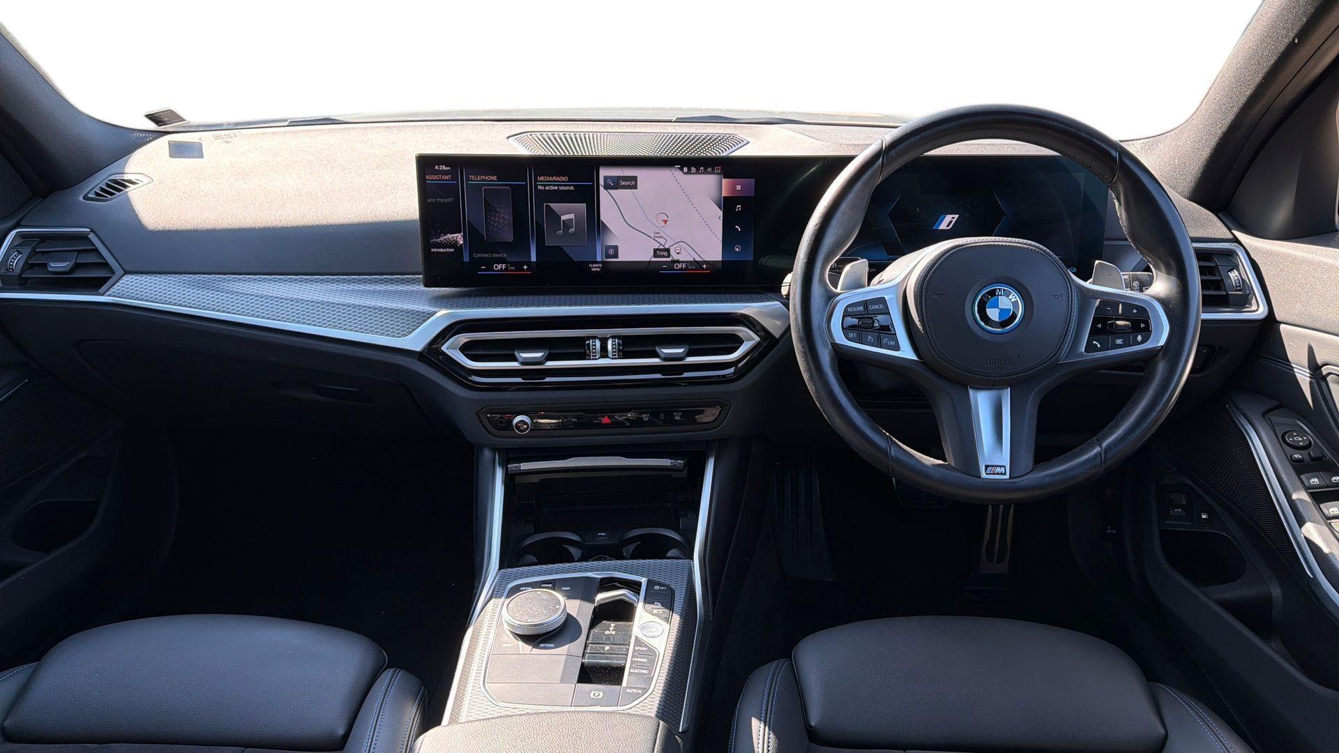 BMW 3 Series view 4