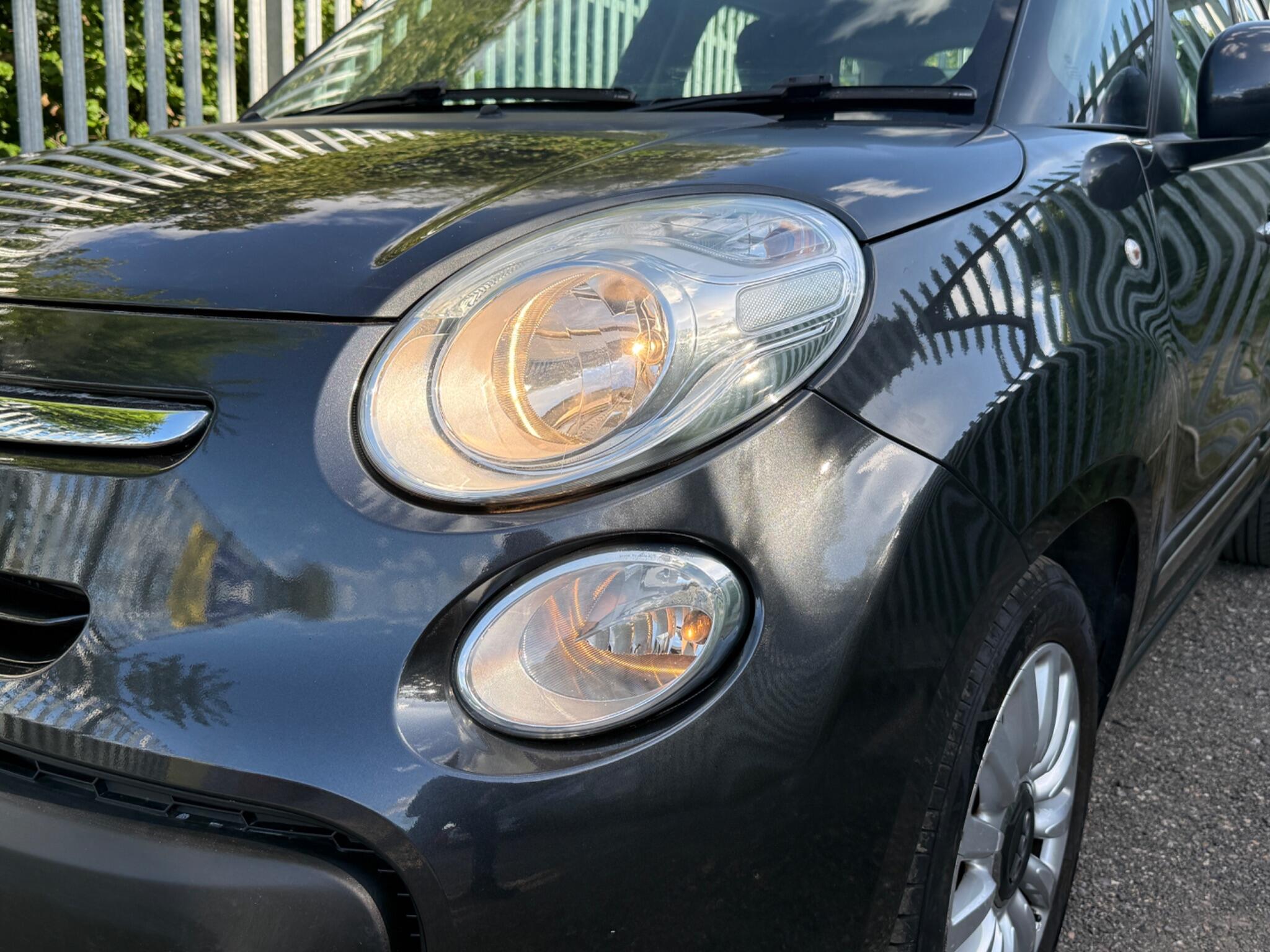 2015 Fiat 500L image 38