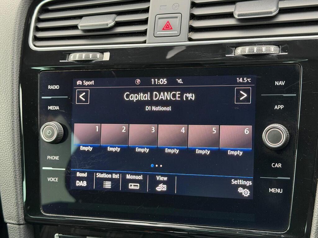 Volkswagen Golf view 30