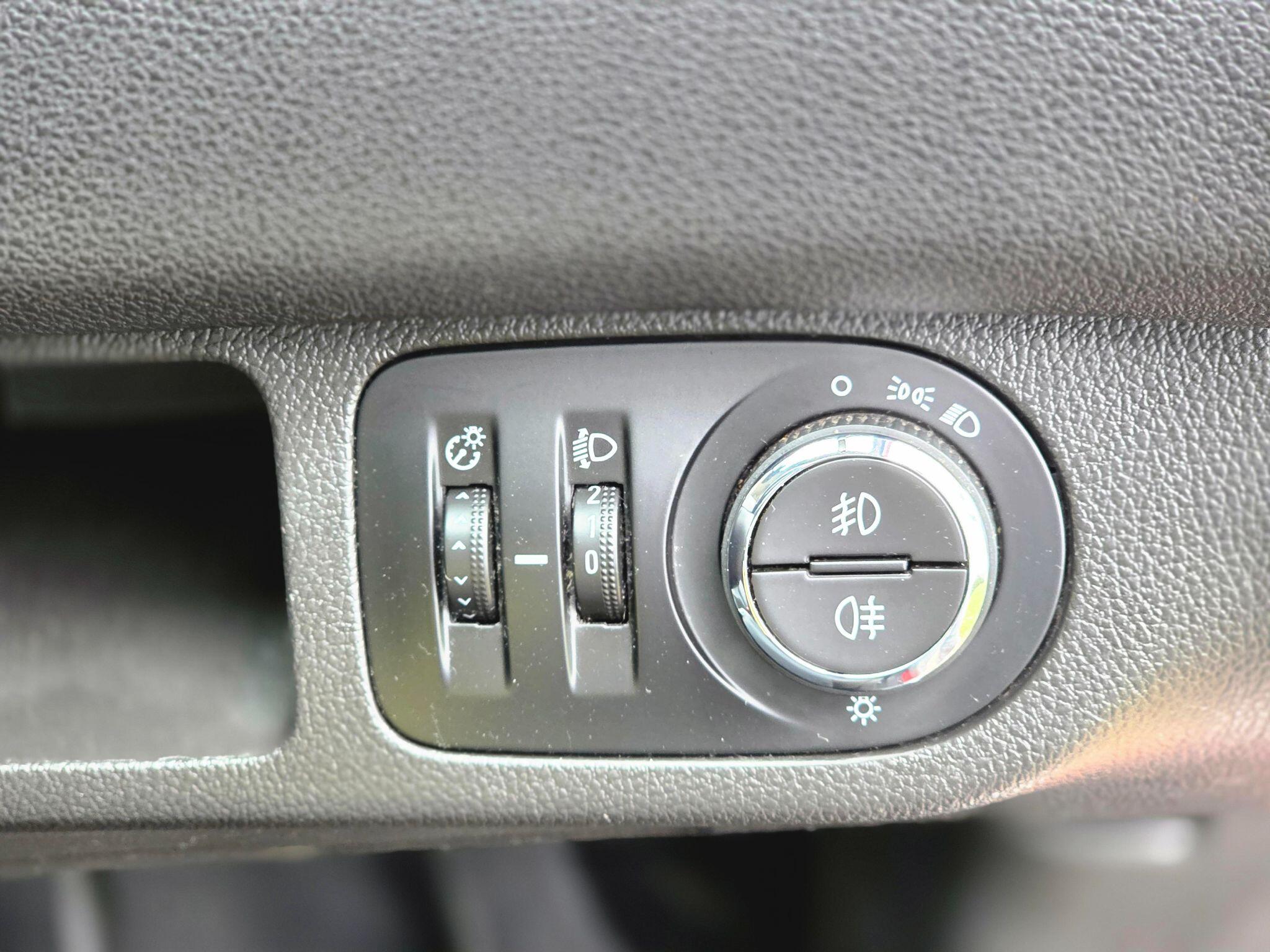 Vauxhall Meriva view 35