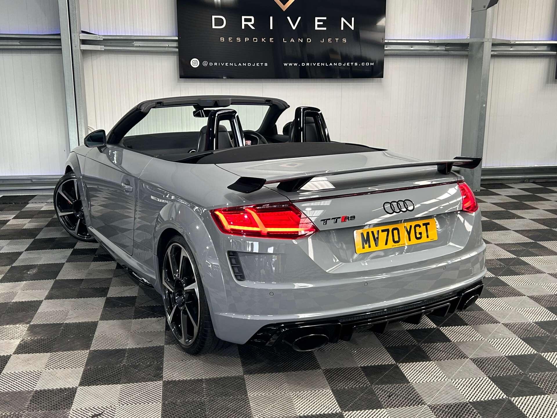 Audi TT RS view 31