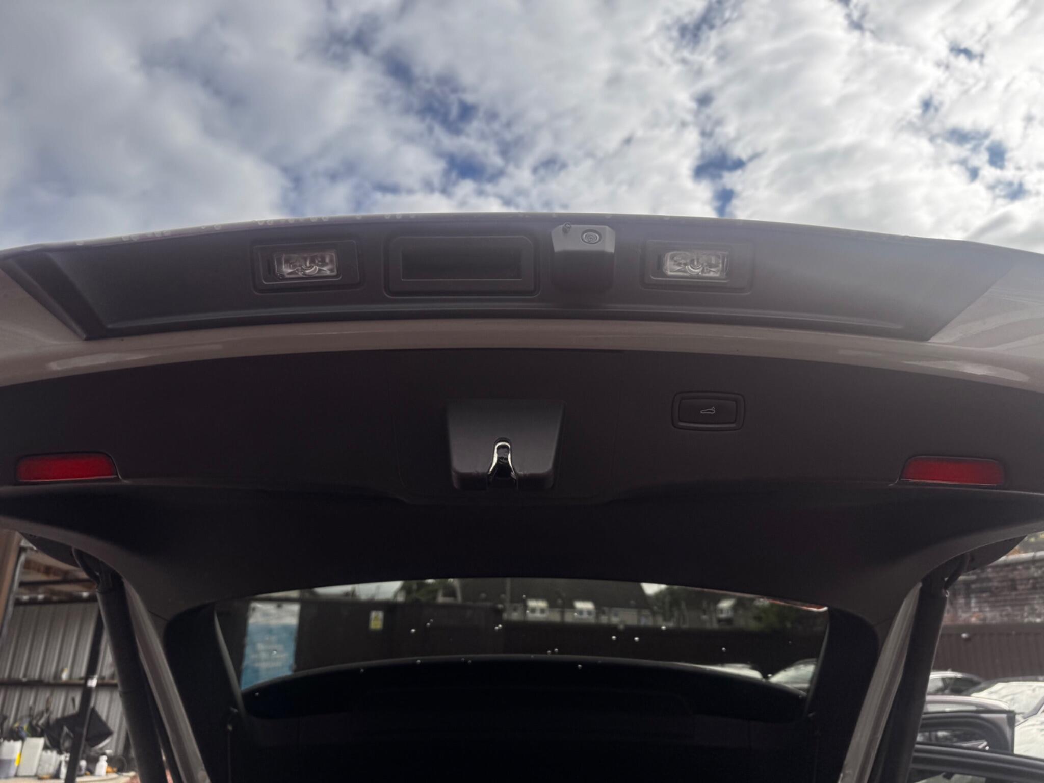 Porsche Cayenne view 57