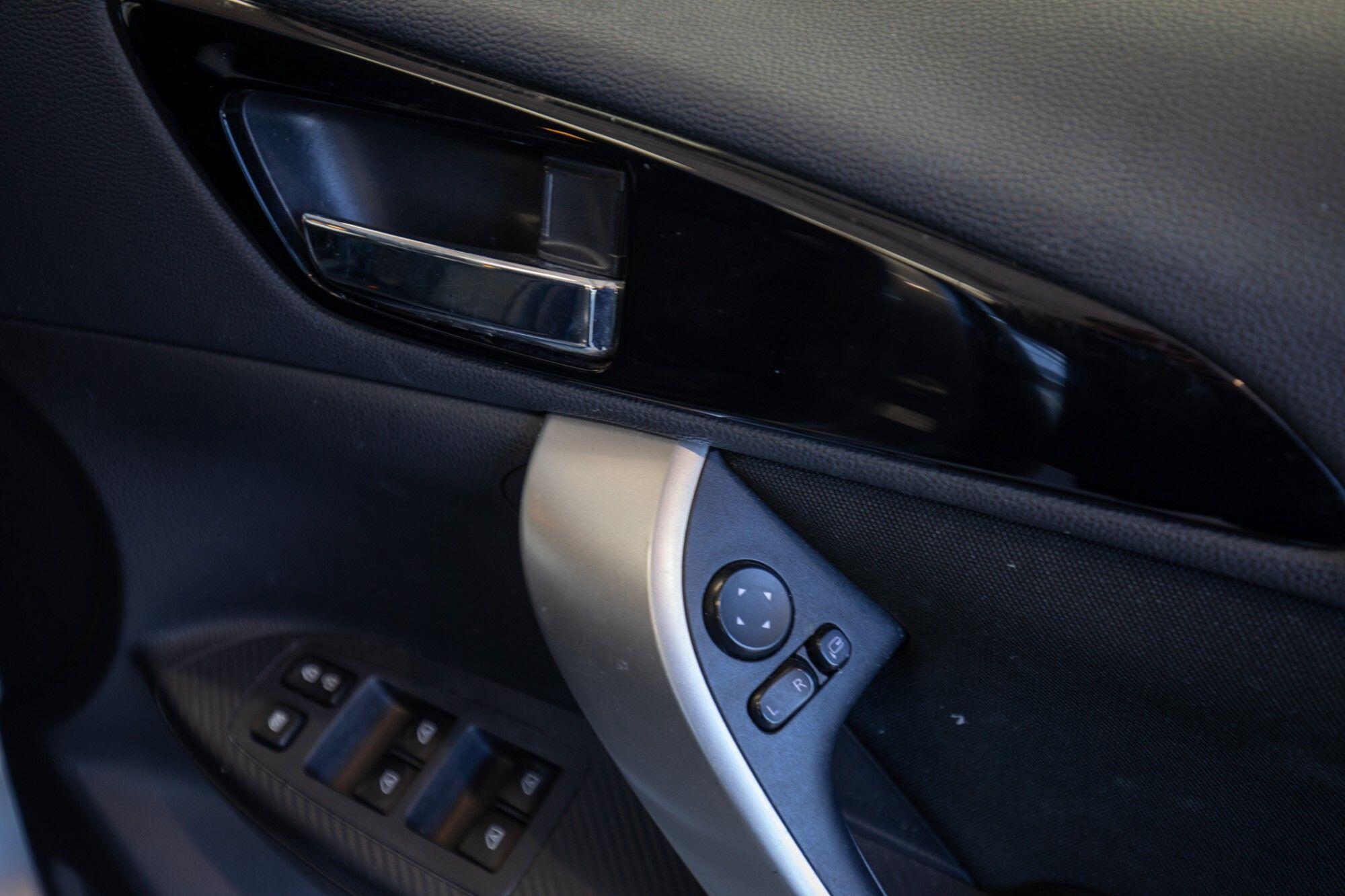 Mitsubishi Eclipse Cross view 10