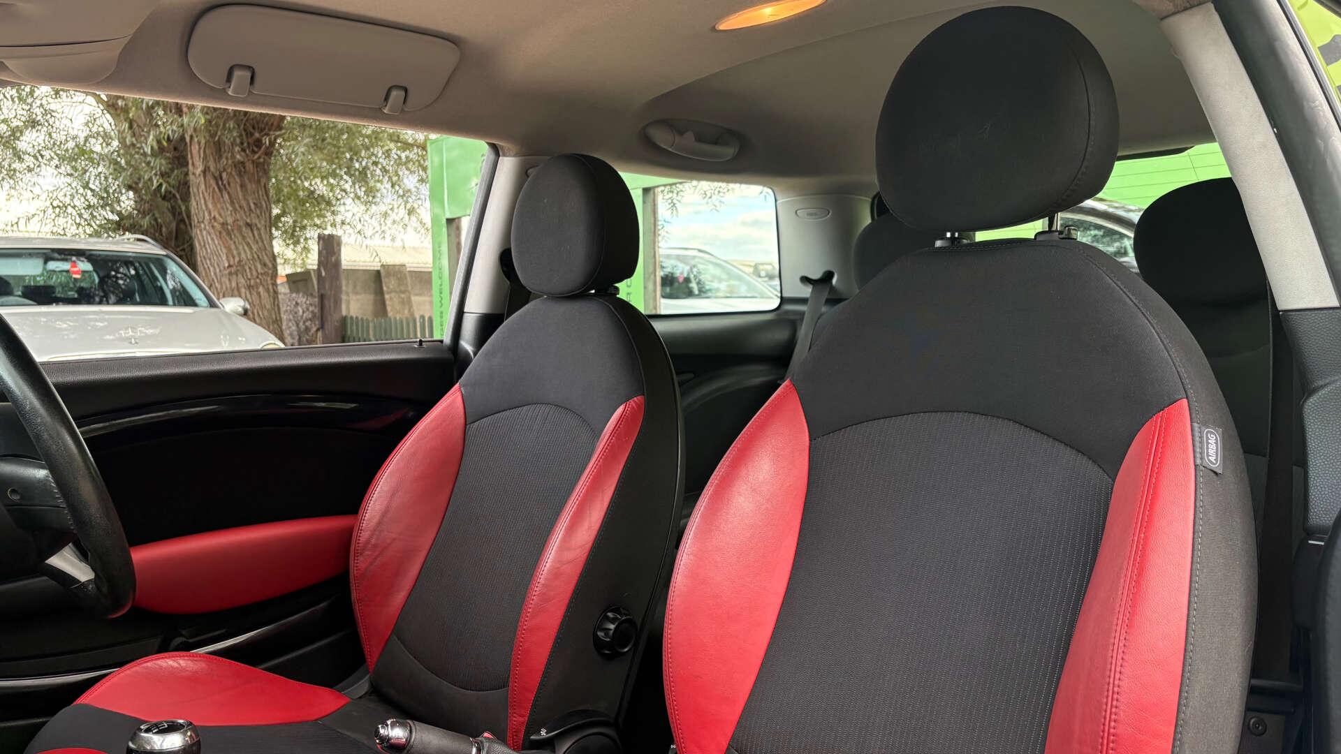 Mini Hatch view 11