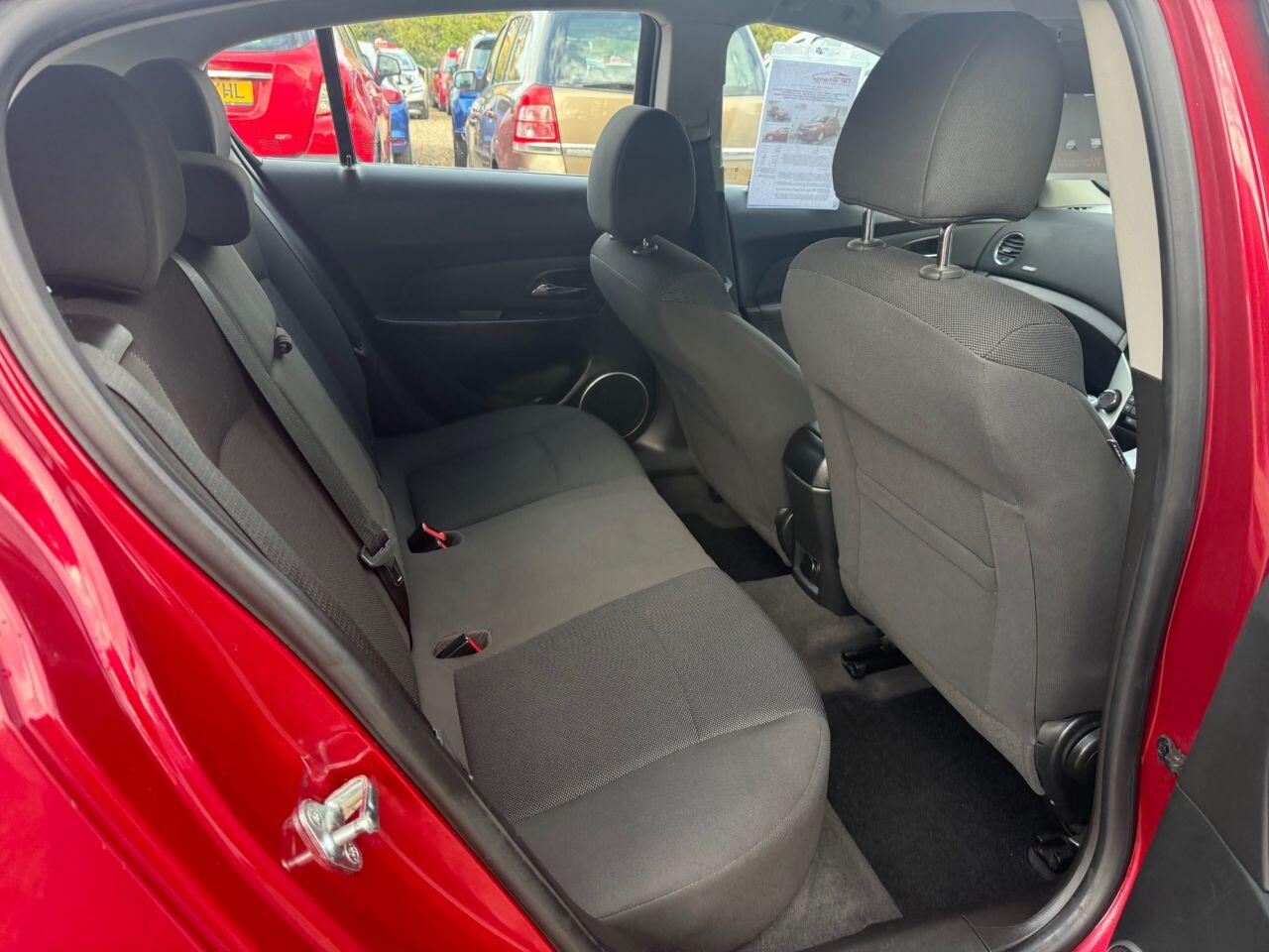 Chevrolet Cruze view 12