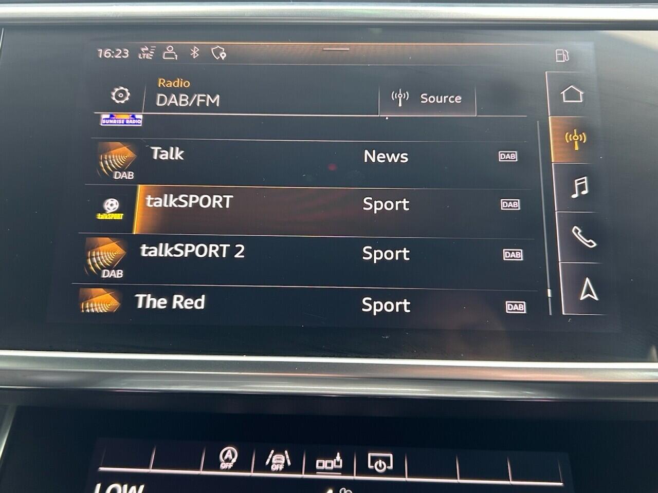 Audi A6 view 35