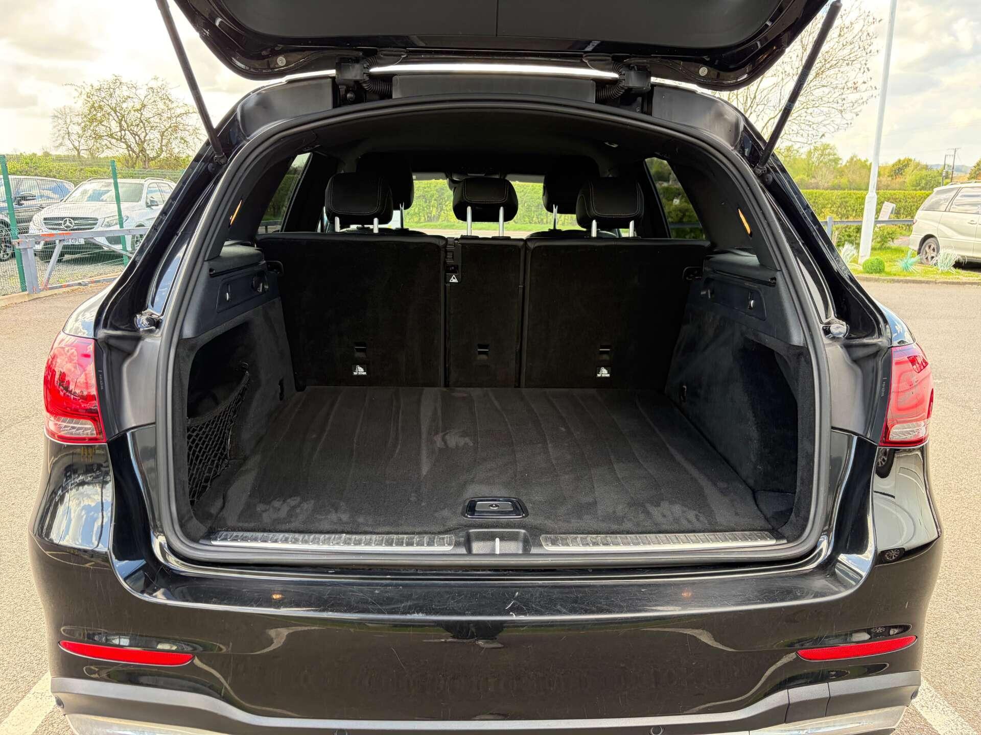 Mercedes-Benz GLC view 27