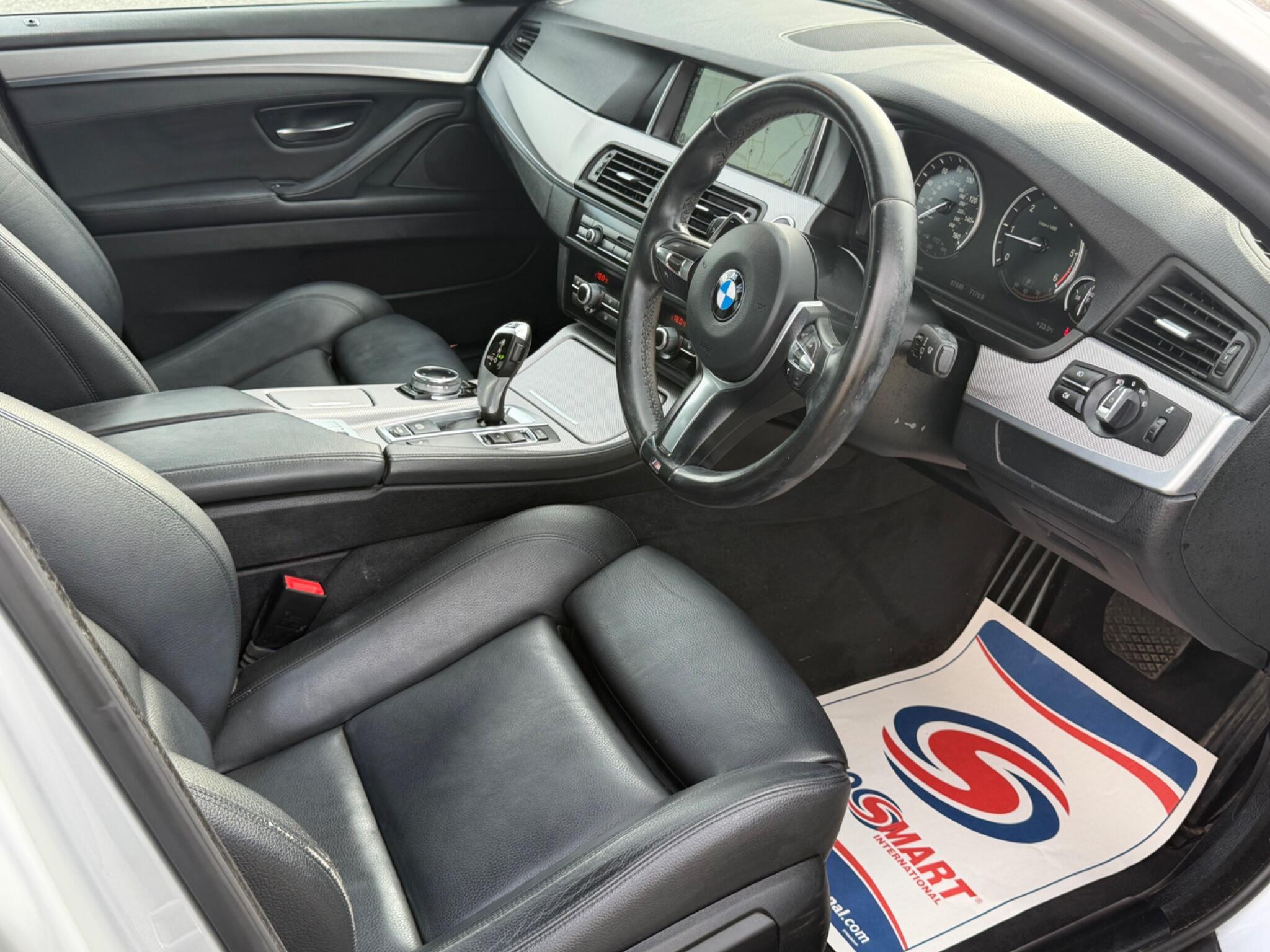 BMW 5 Series view 17